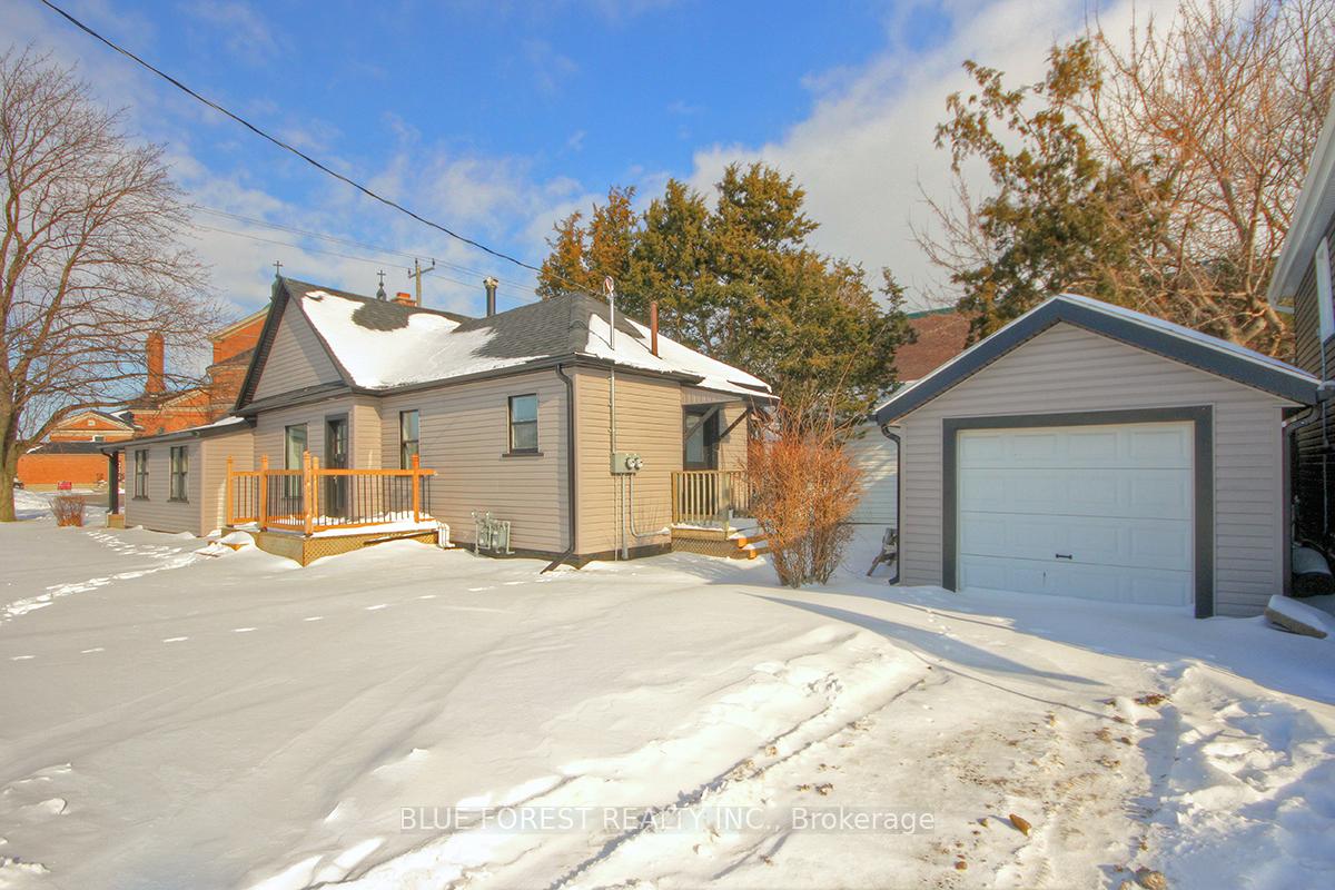 Photo 2 of 22 Cross Street, Chatham-Kent, Chatham — HOMEH