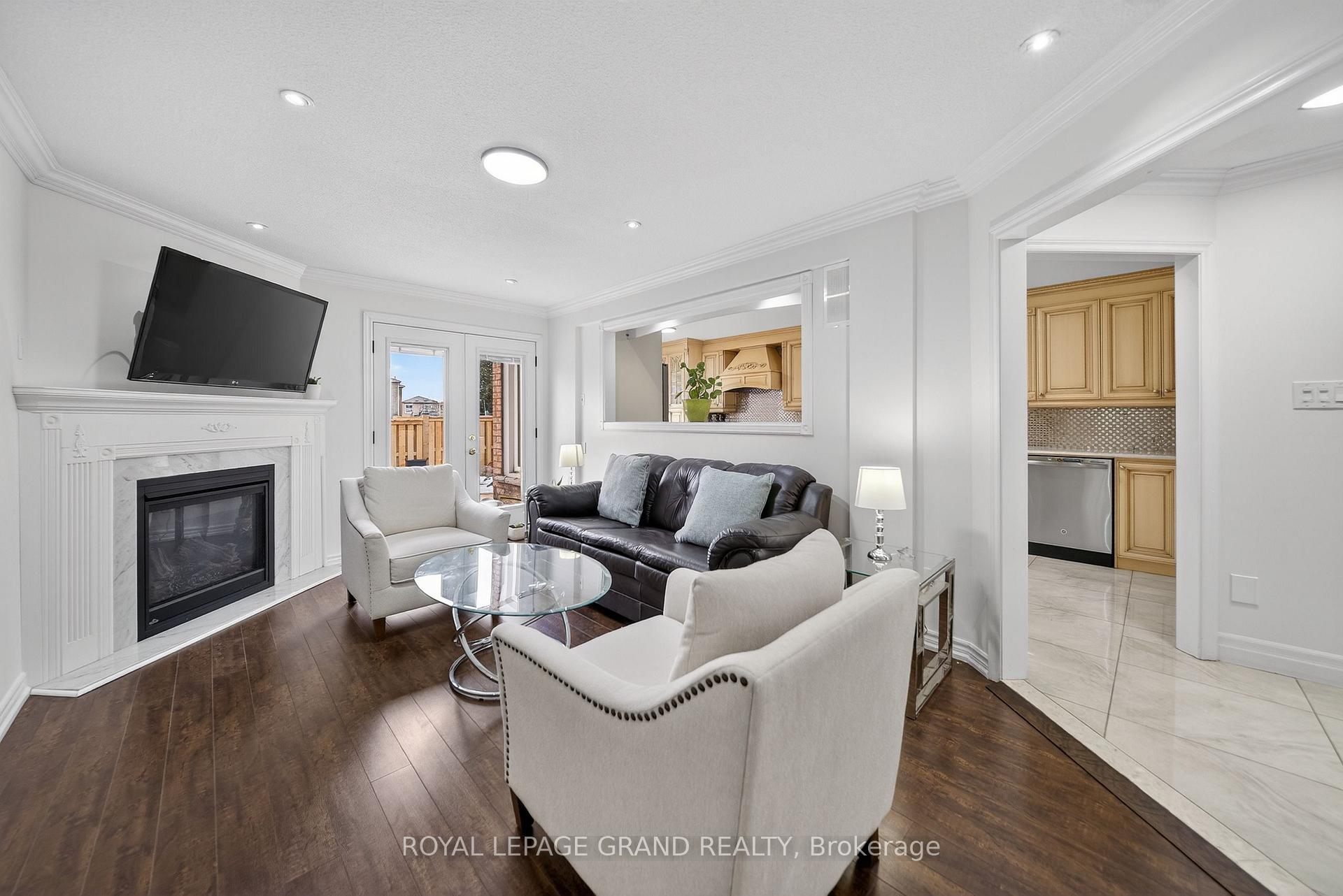 Photo 9 of 17 Coleraine Avenue, Markham, Middlefield — HOMEH