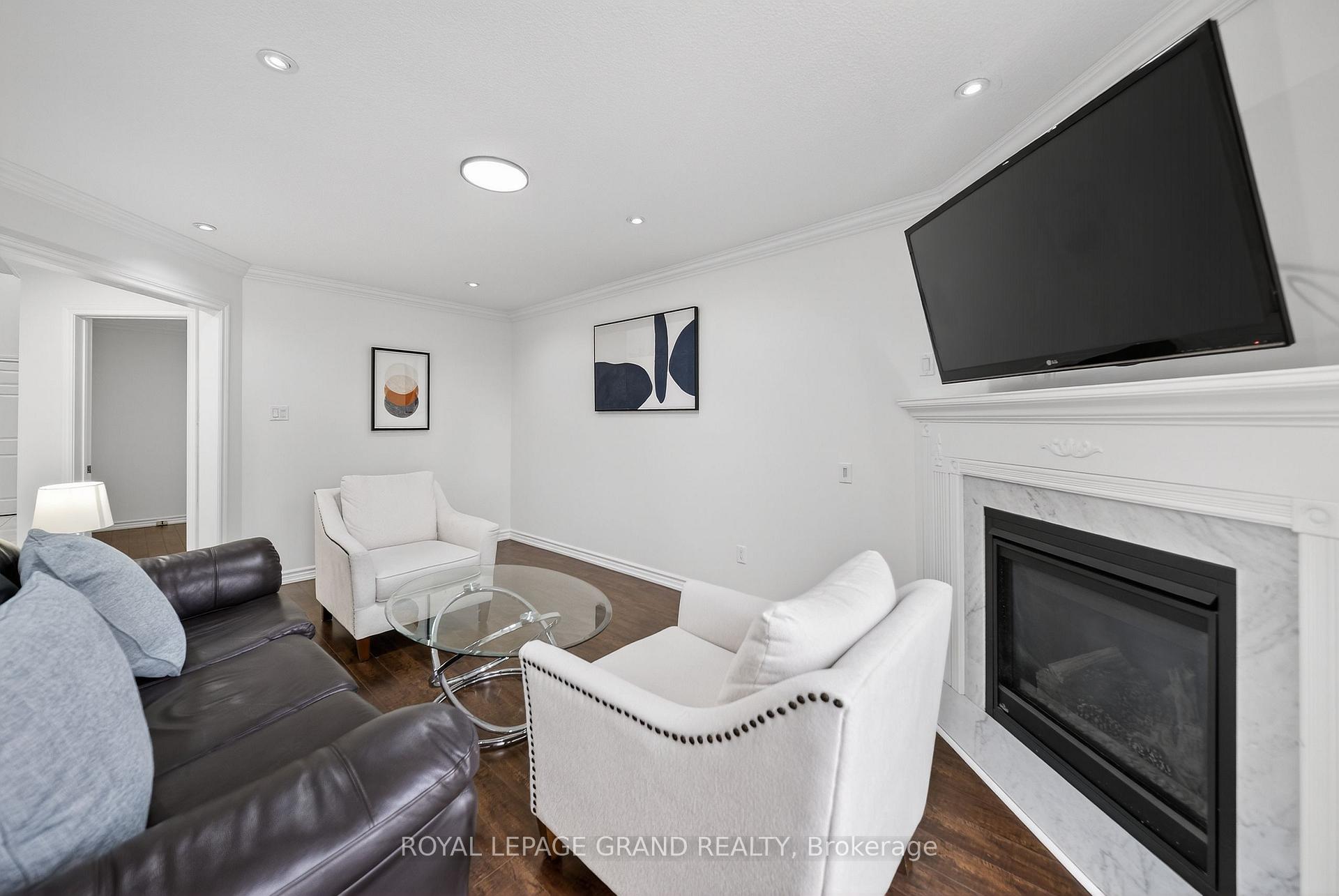 Photo 12 of 17 Coleraine Avenue, Markham, Middlefield — HOMEH