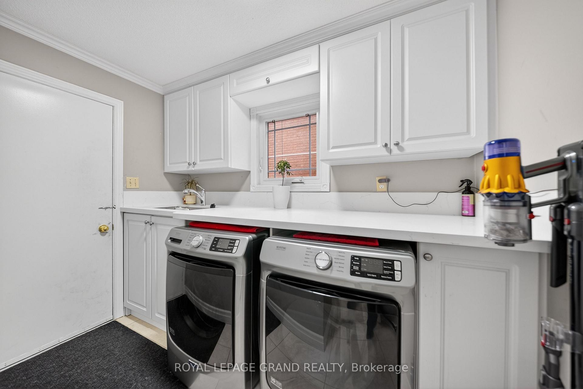 Photo 13 of 17 Coleraine Avenue, Markham, Middlefield — HOMEH