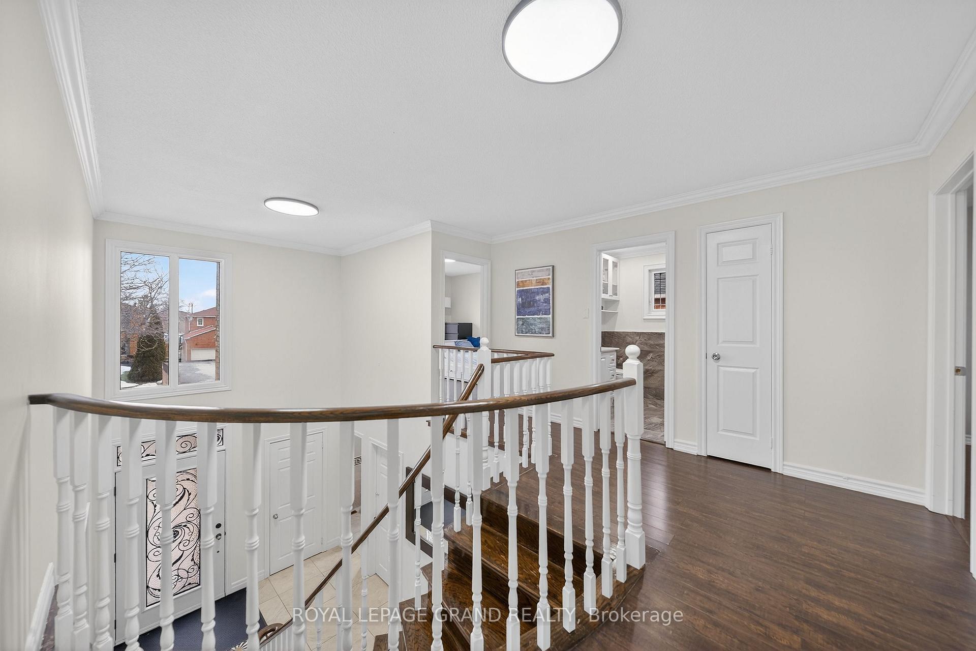 Photo 15 of 17 Coleraine Avenue, Markham, Middlefield — HOMEH
