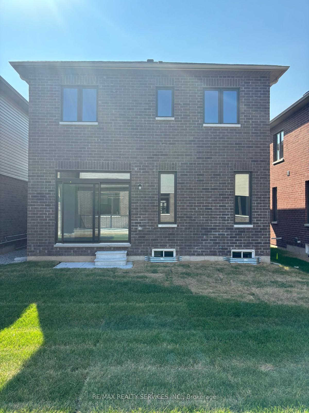 Photo 2 of 44 Prudhoe Terrace, Barrie, 400 North — HOMEH