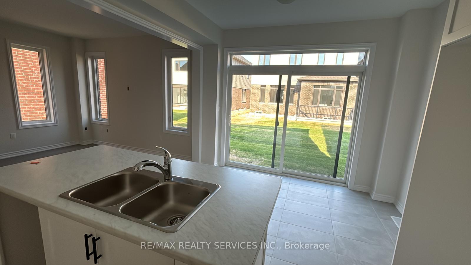 Photo 8 of 44 Prudhoe Terrace, Barrie, 400 North — HOMEH