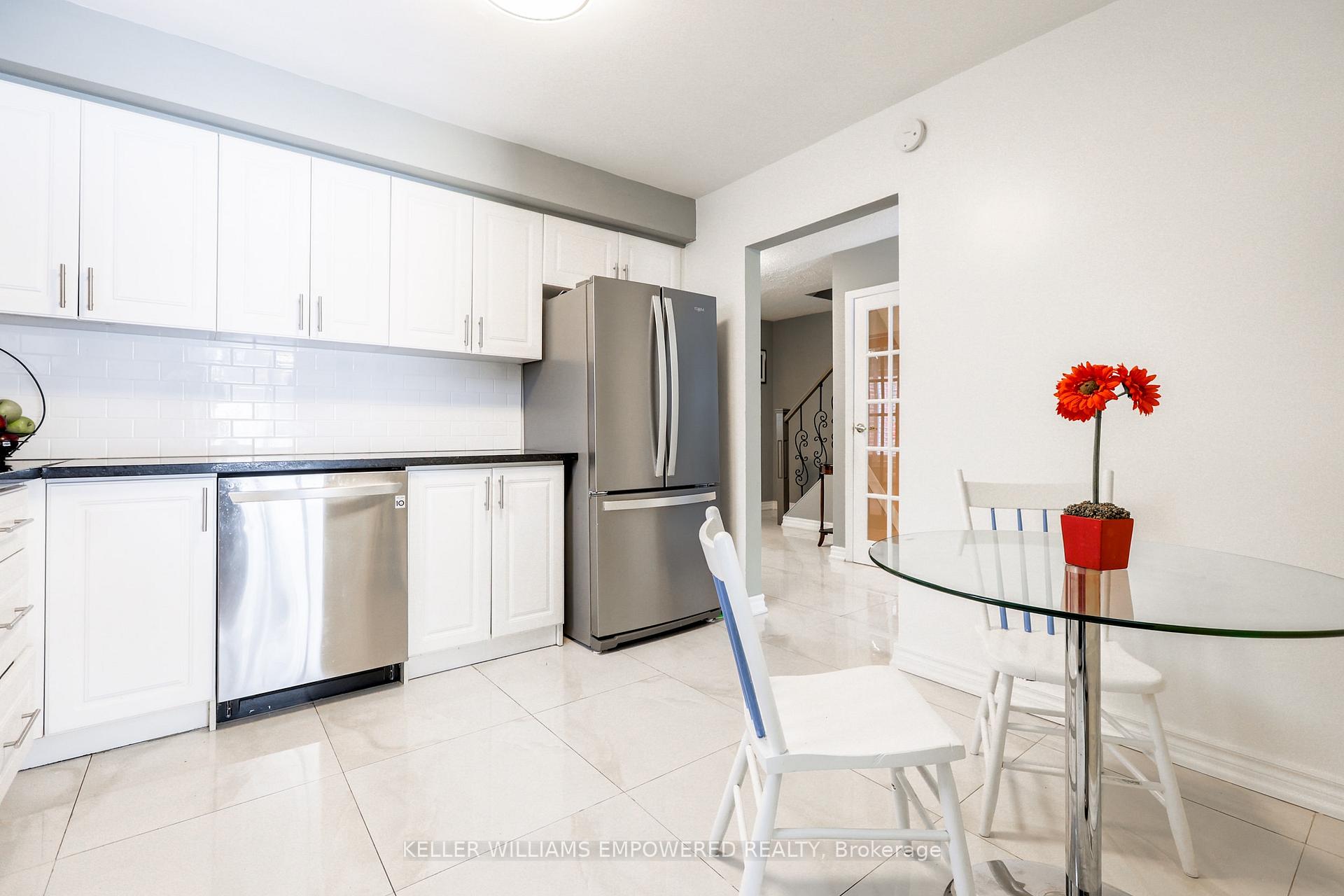 Photo 8 of 175 Simonston Boulevard, Markham, German Mills — HOMEH