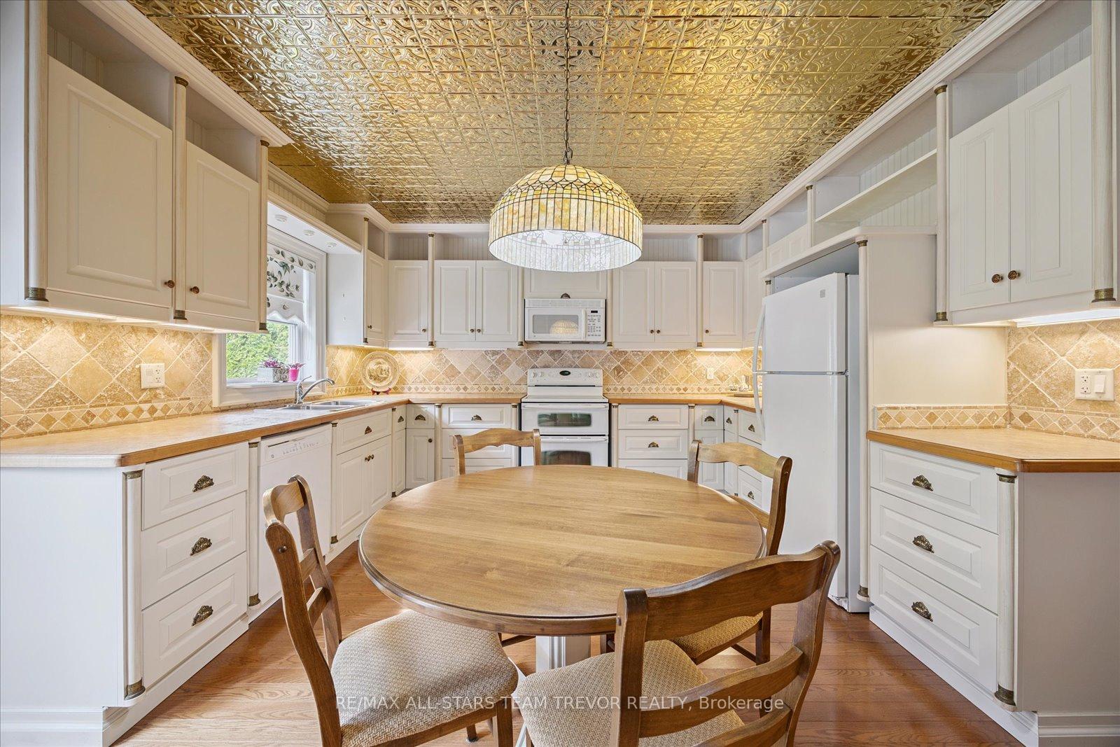 Photo 9 of 830 Norval Road, Georgina, Historic Lakeshore Communities — HOMEH