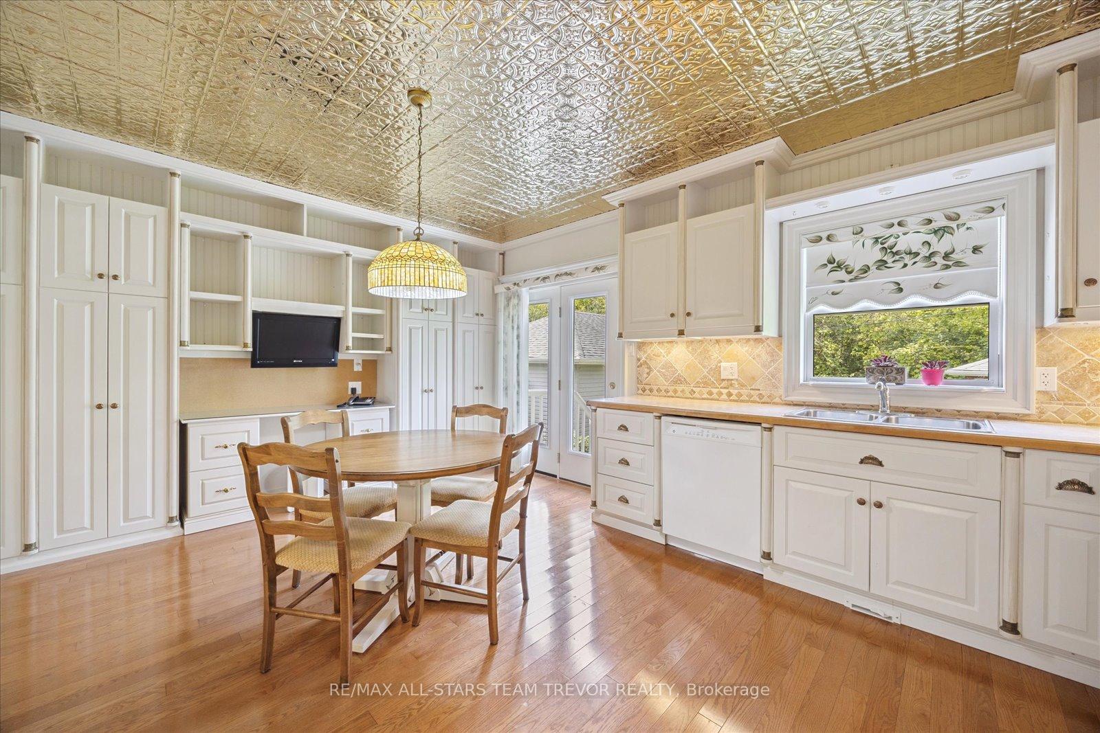 Photo 12 of 830 Norval Road, Georgina, Historic Lakeshore Communities — HOMEH