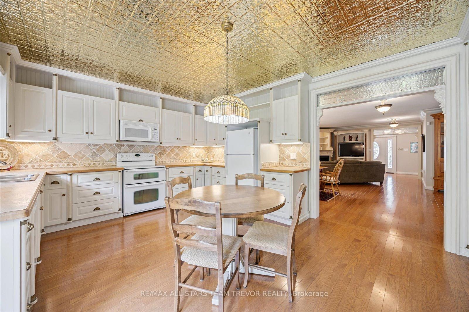 Photo 13 of 830 Norval Road, Georgina, Historic Lakeshore Communities — HOMEH