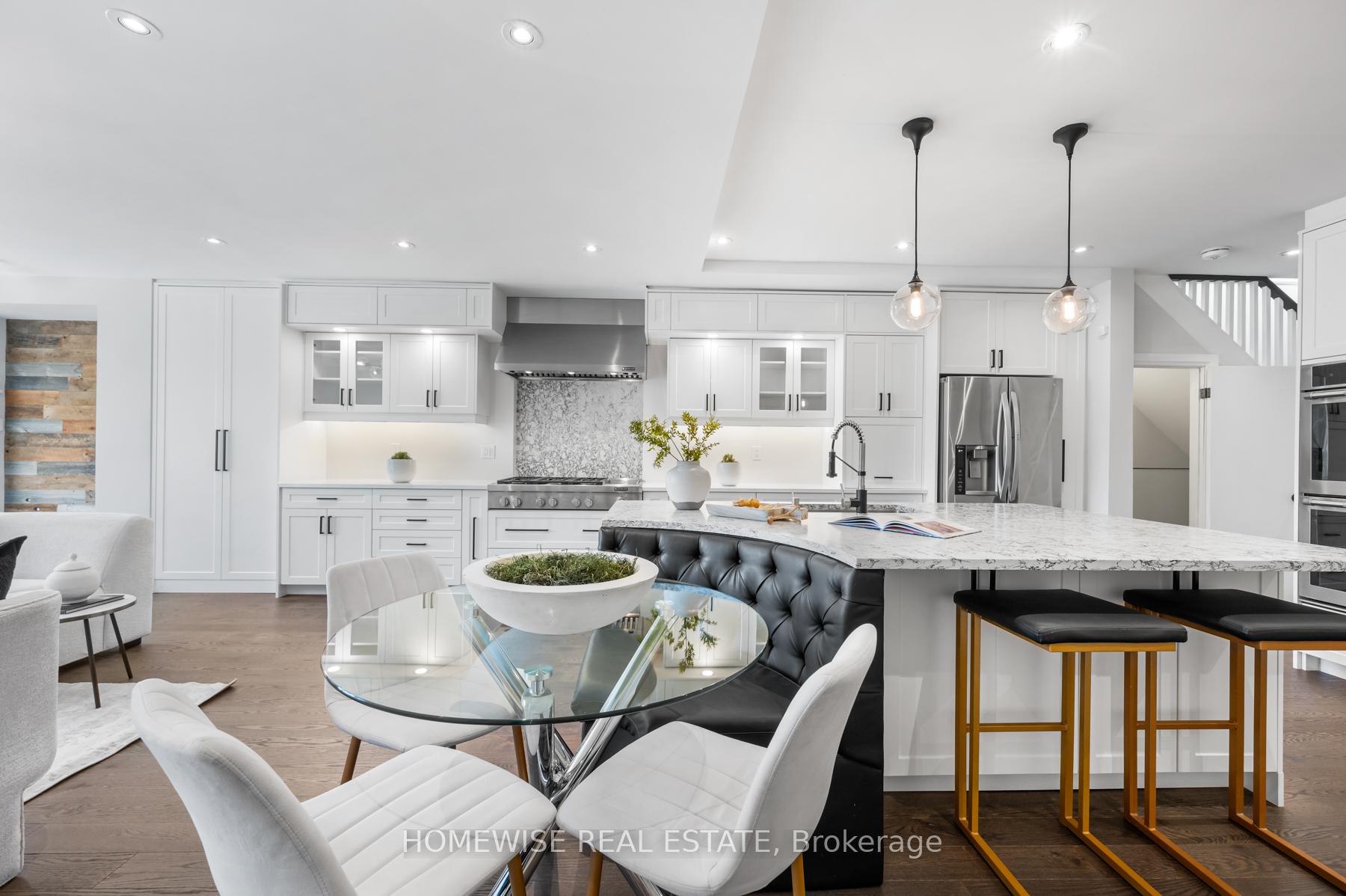 Photo 3 of 17 Earnscliffe Road, Toronto, Oakwood Village — HOMEH