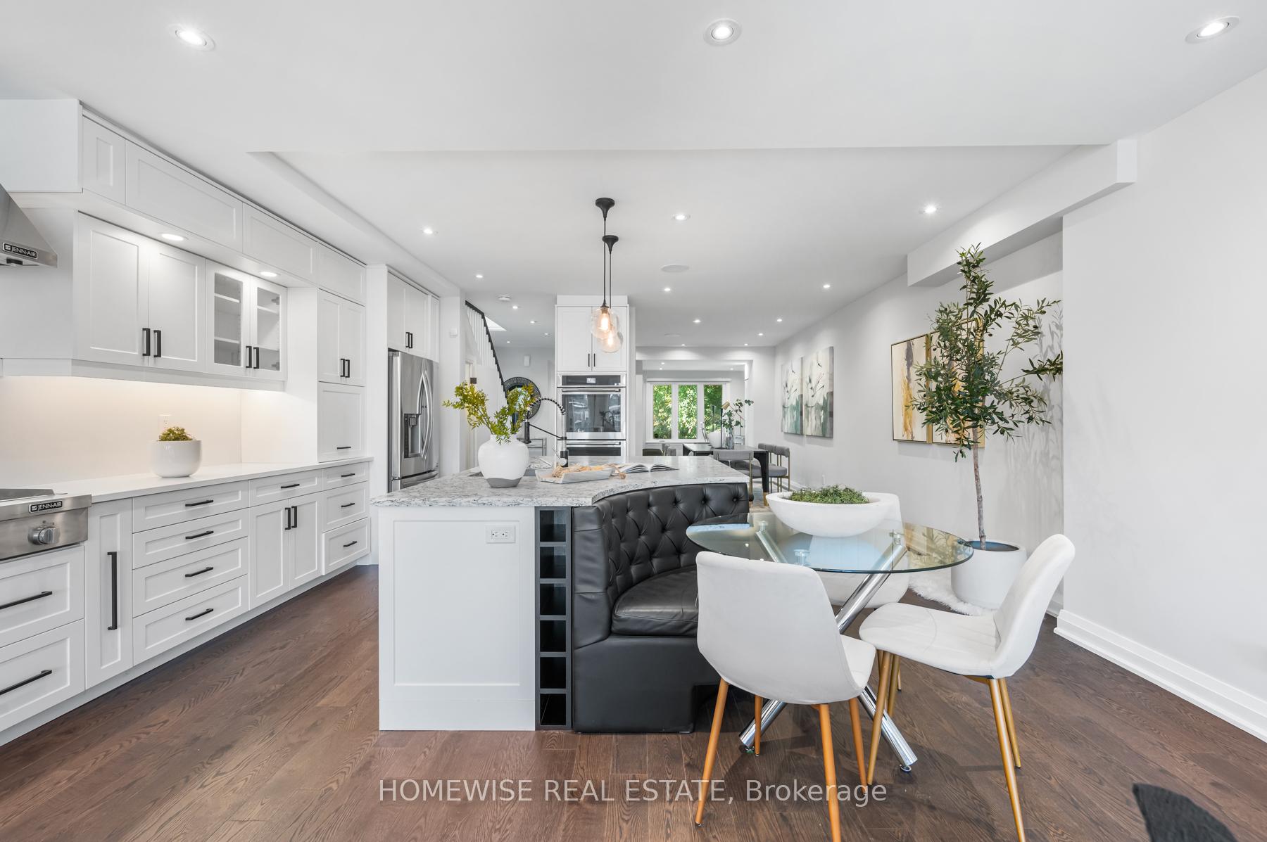 Photo 24 of 17 Earnscliffe Road, Toronto, Oakwood Village — HOMEH