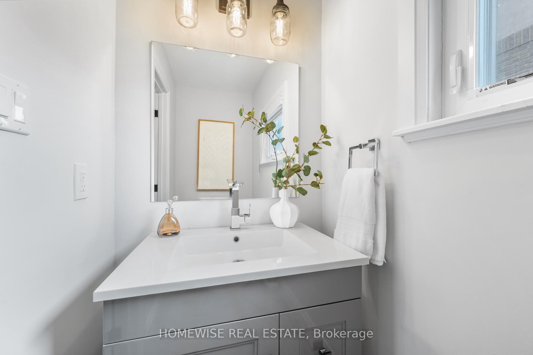 Photo 10 of 17 Earnscliffe Road, Toronto, Oakwood Village — HOMEH