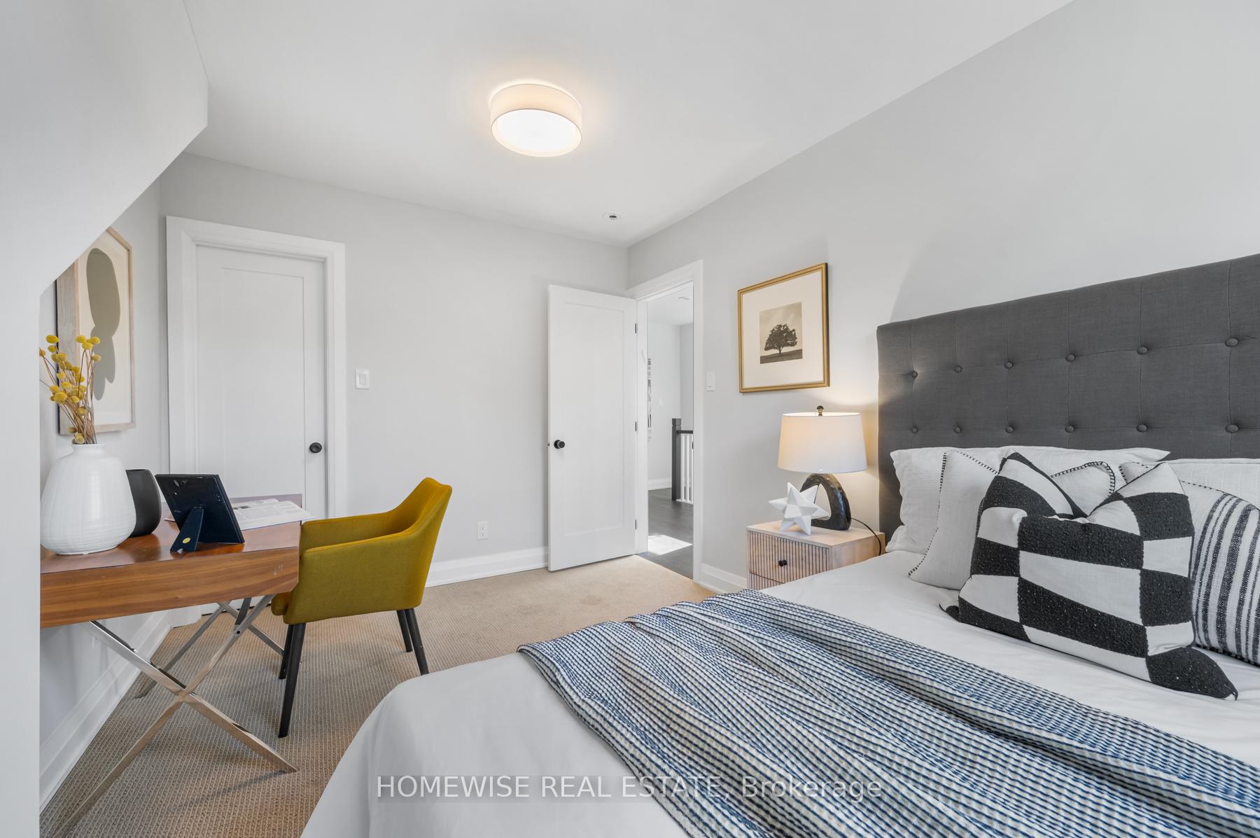 Photo 15 of 17 Earnscliffe Road, Toronto, Oakwood Village — HOMEH