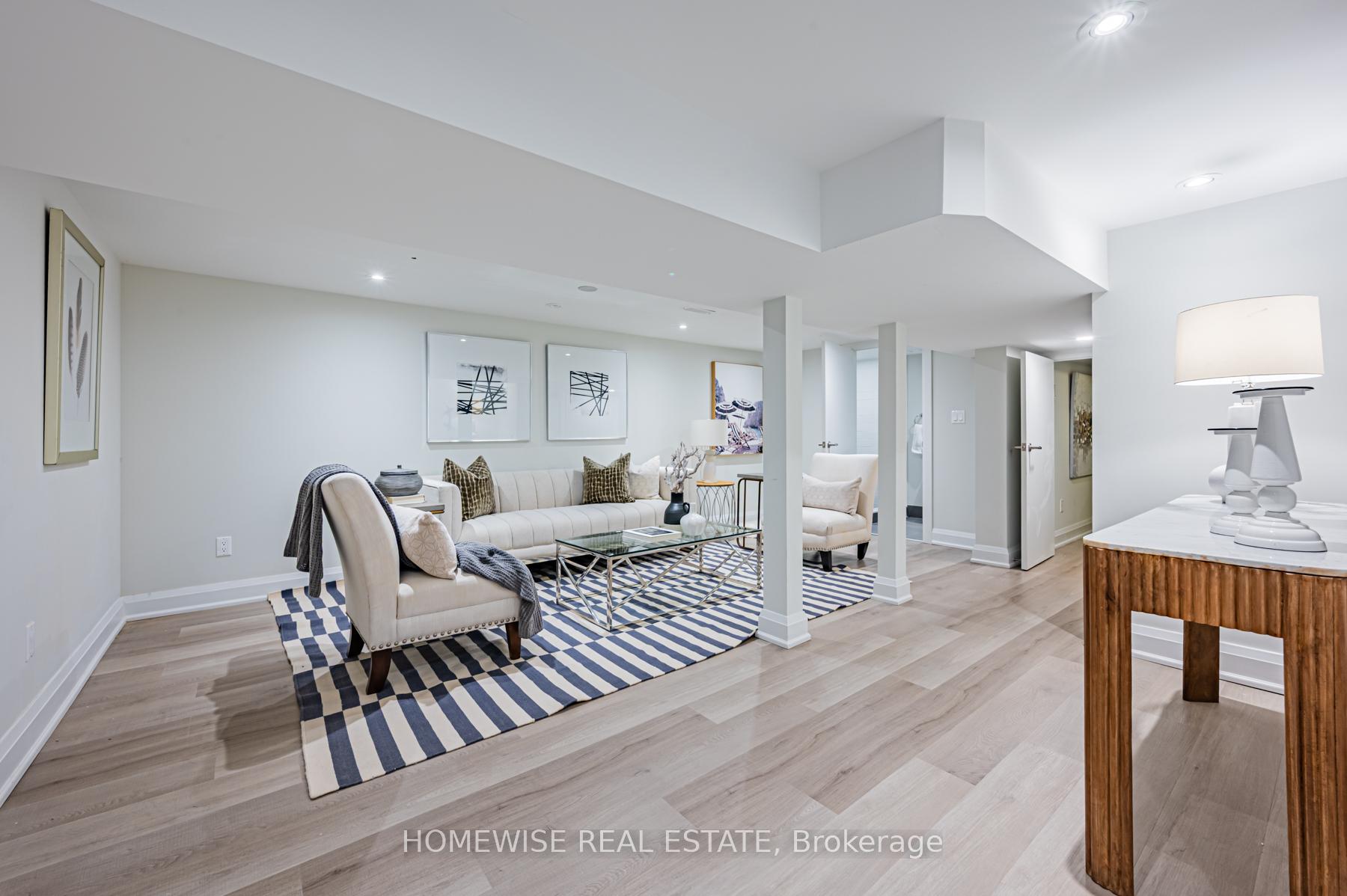 Photo 17 of 17 Earnscliffe Road, Toronto, Oakwood Village — HOMEH