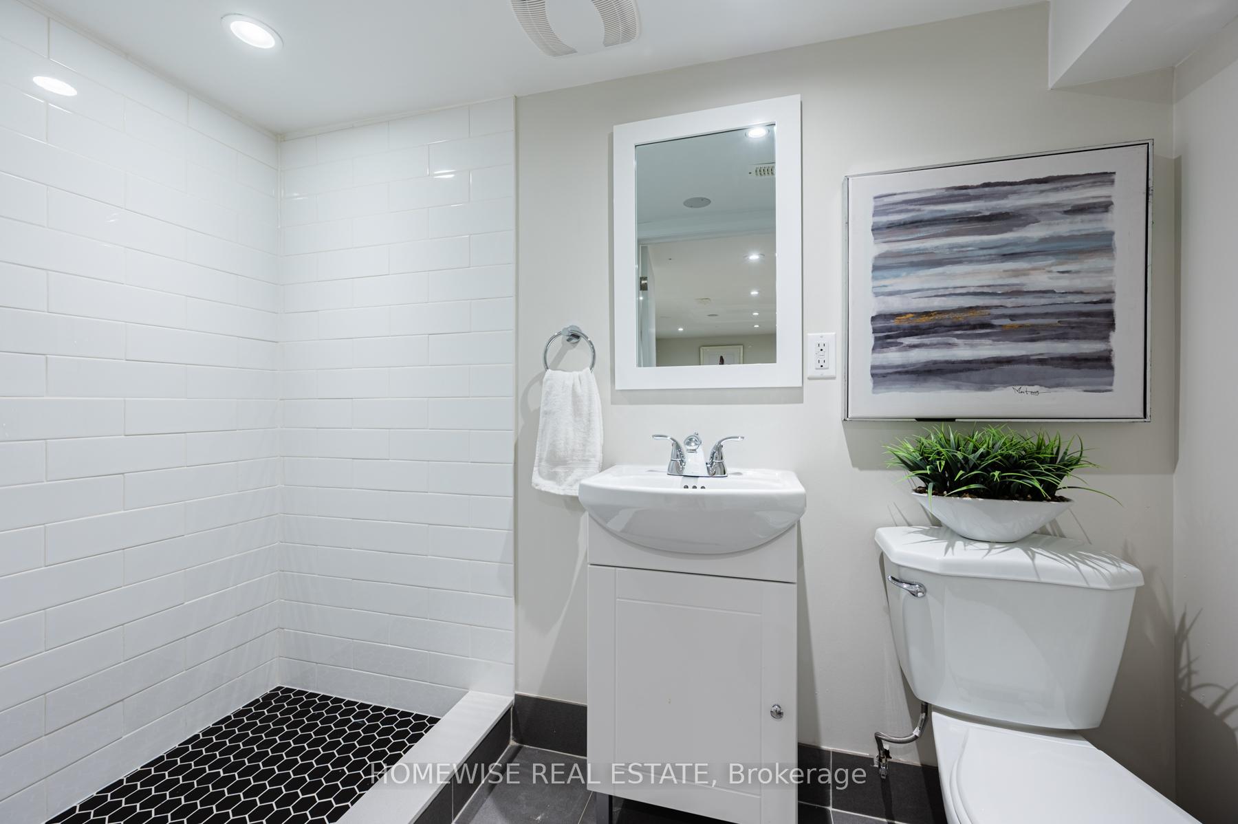 Photo 45 of 17 Earnscliffe Road, Toronto, Oakwood Village — HOMEH
