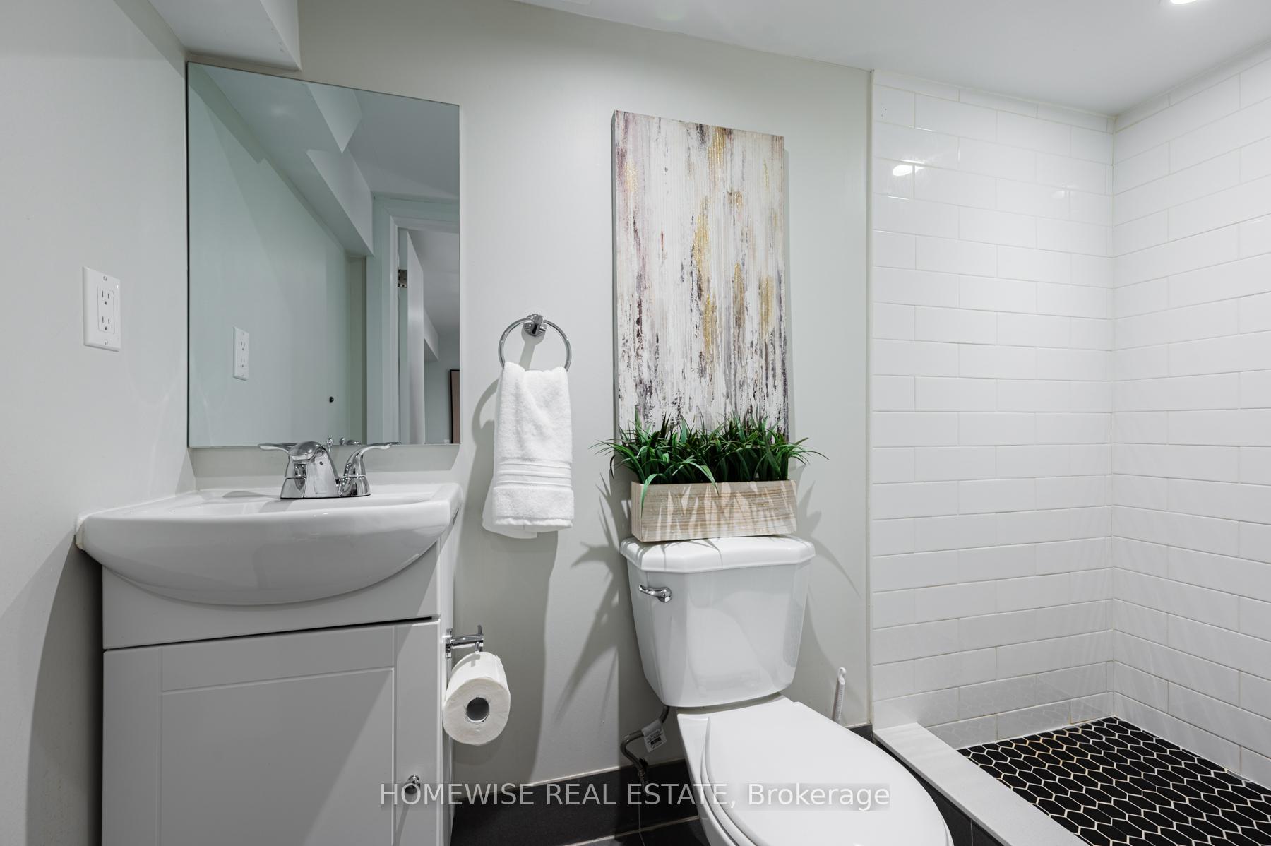 Photo 27 of 17 Earnscliffe Road, Toronto, Oakwood Village — HOMEH