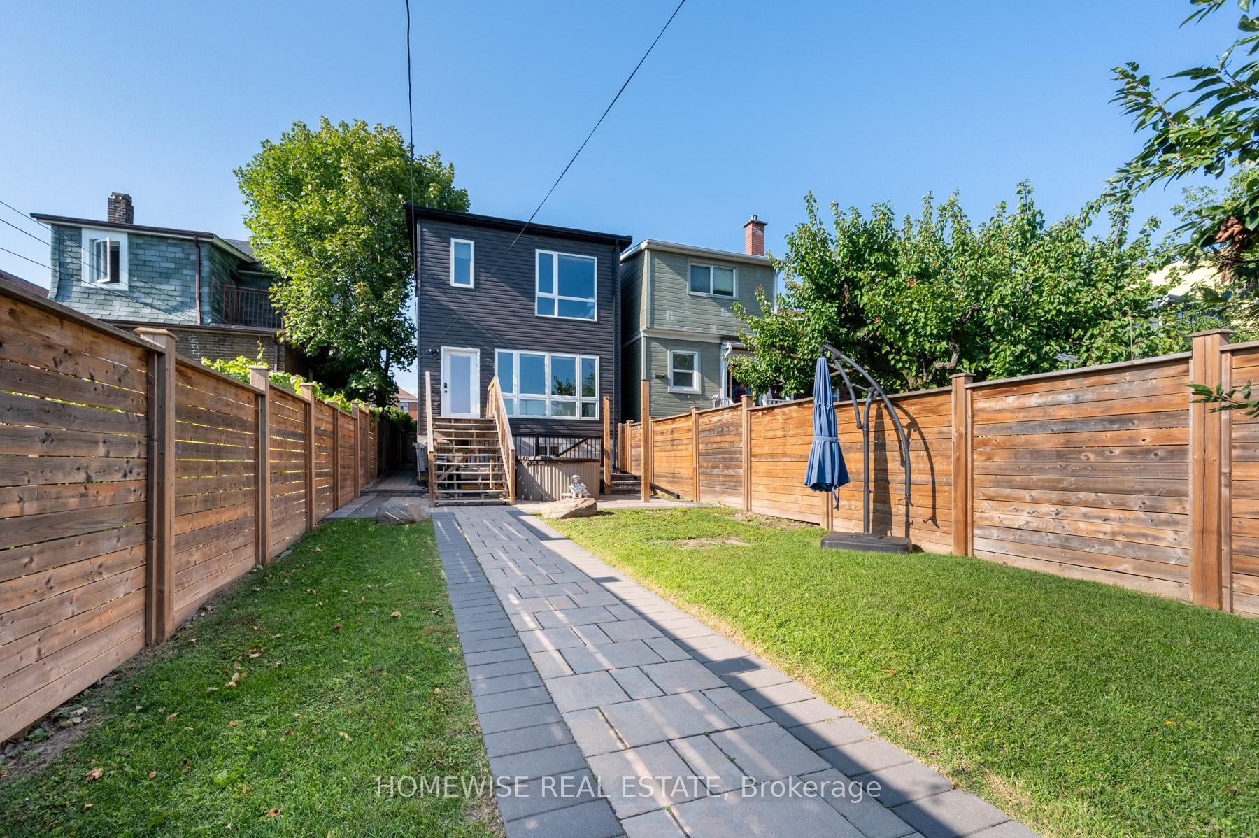 Photo 36 of 17 Earnscliffe Road, Toronto, Oakwood Village — HOMEH