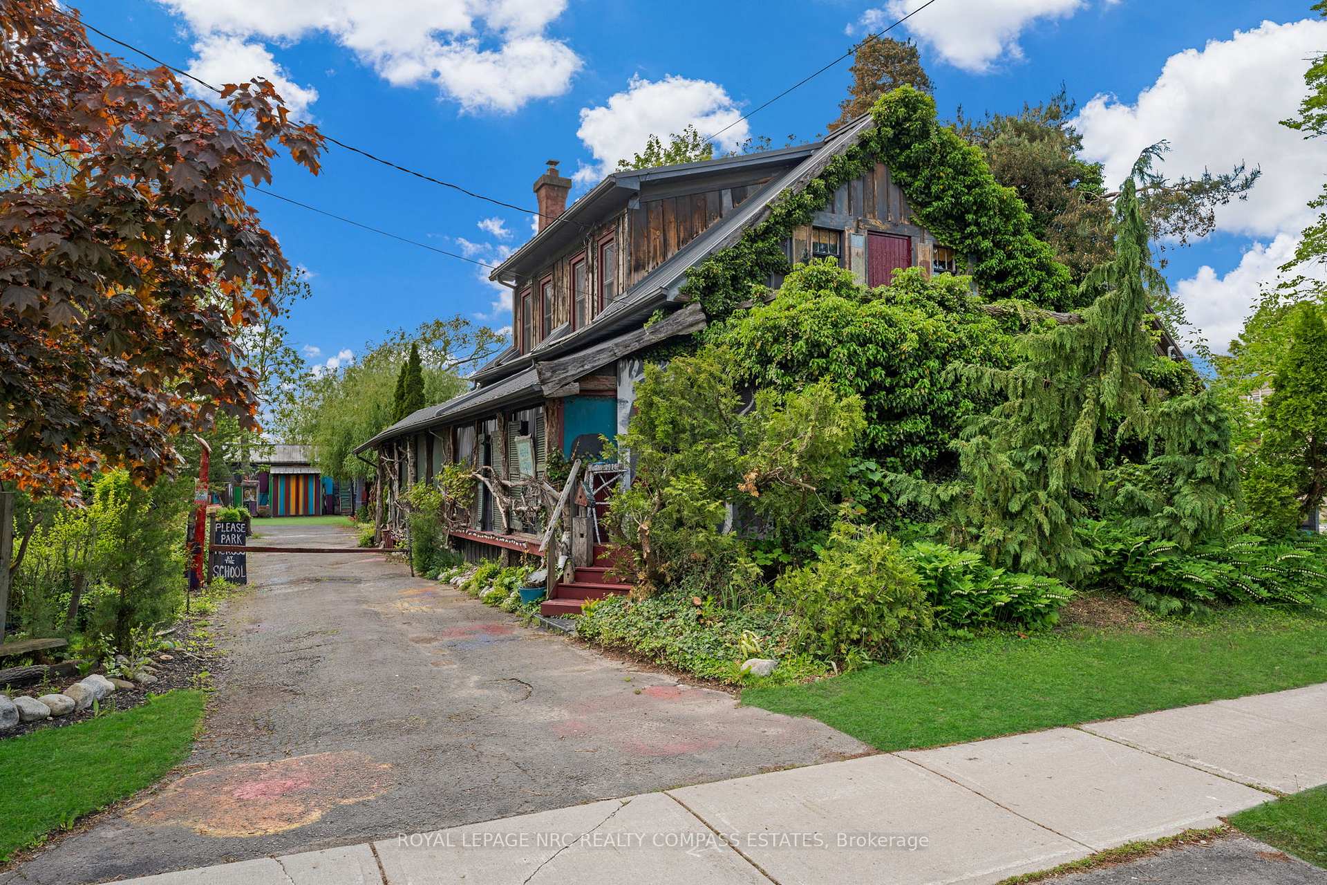 Front of 4034 Victoria Avenue