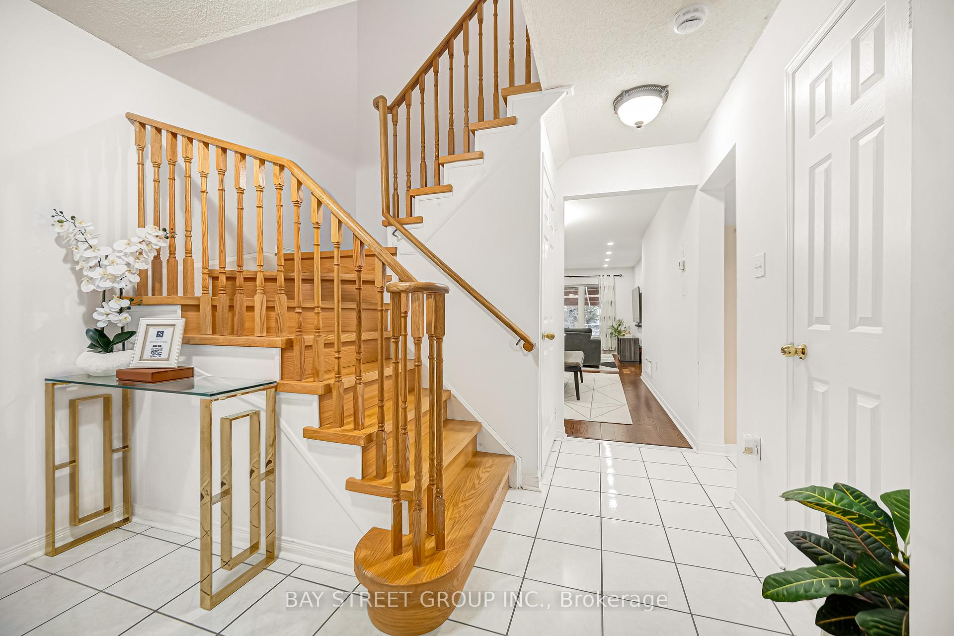 Photo 39 of 53 Brando Avenue, Markham, Middlefield — HOMEH