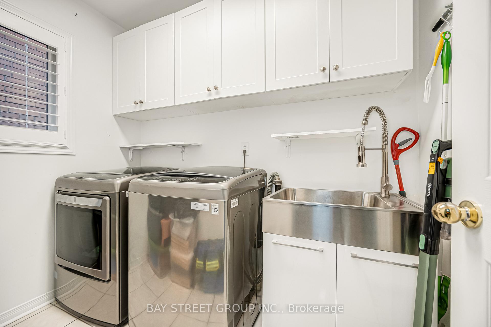 Photo 5 of 53 Brando Avenue, Markham, Middlefield — HOMEH