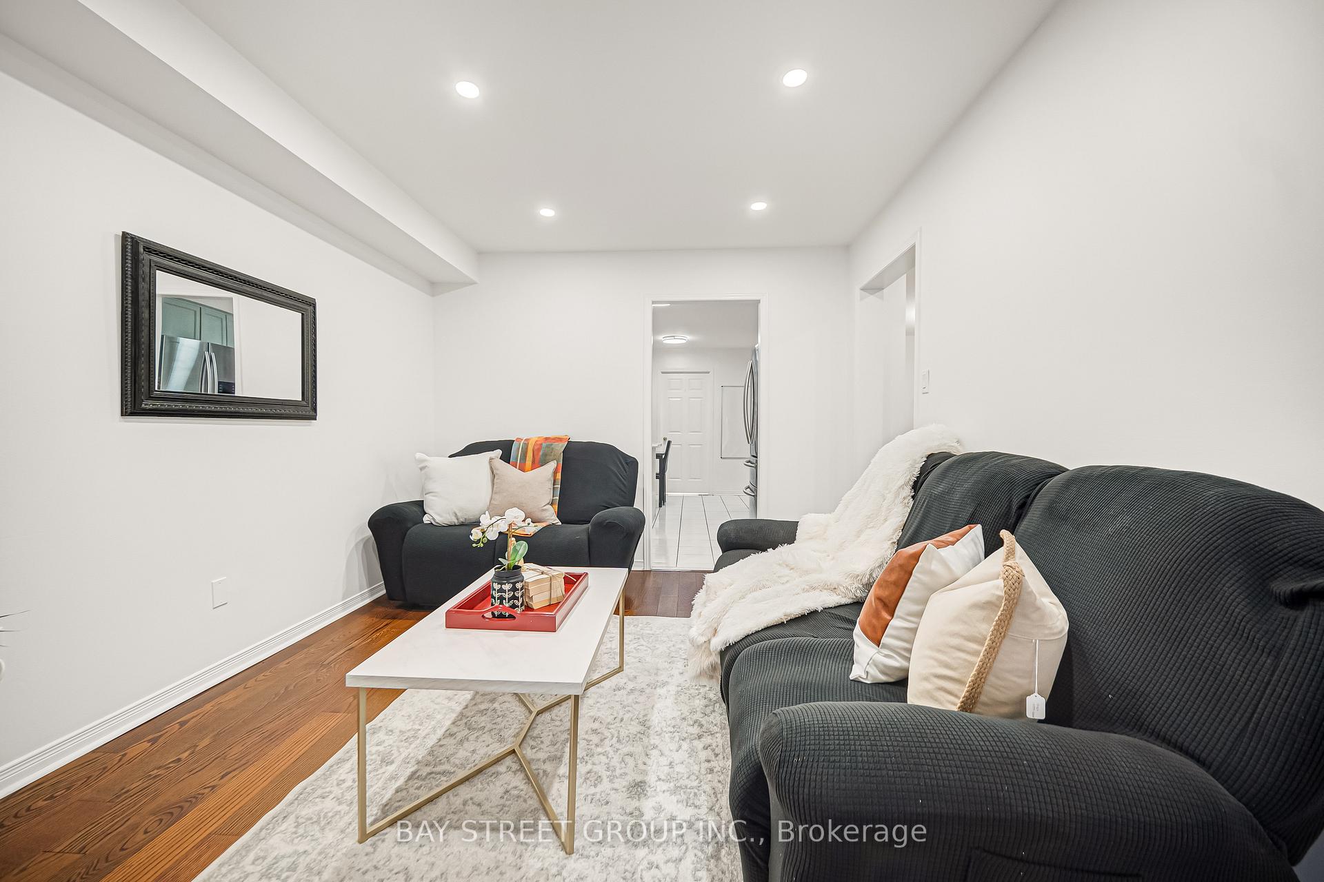 Photo 45 of 53 Brando Avenue, Markham, Middlefield — HOMEH