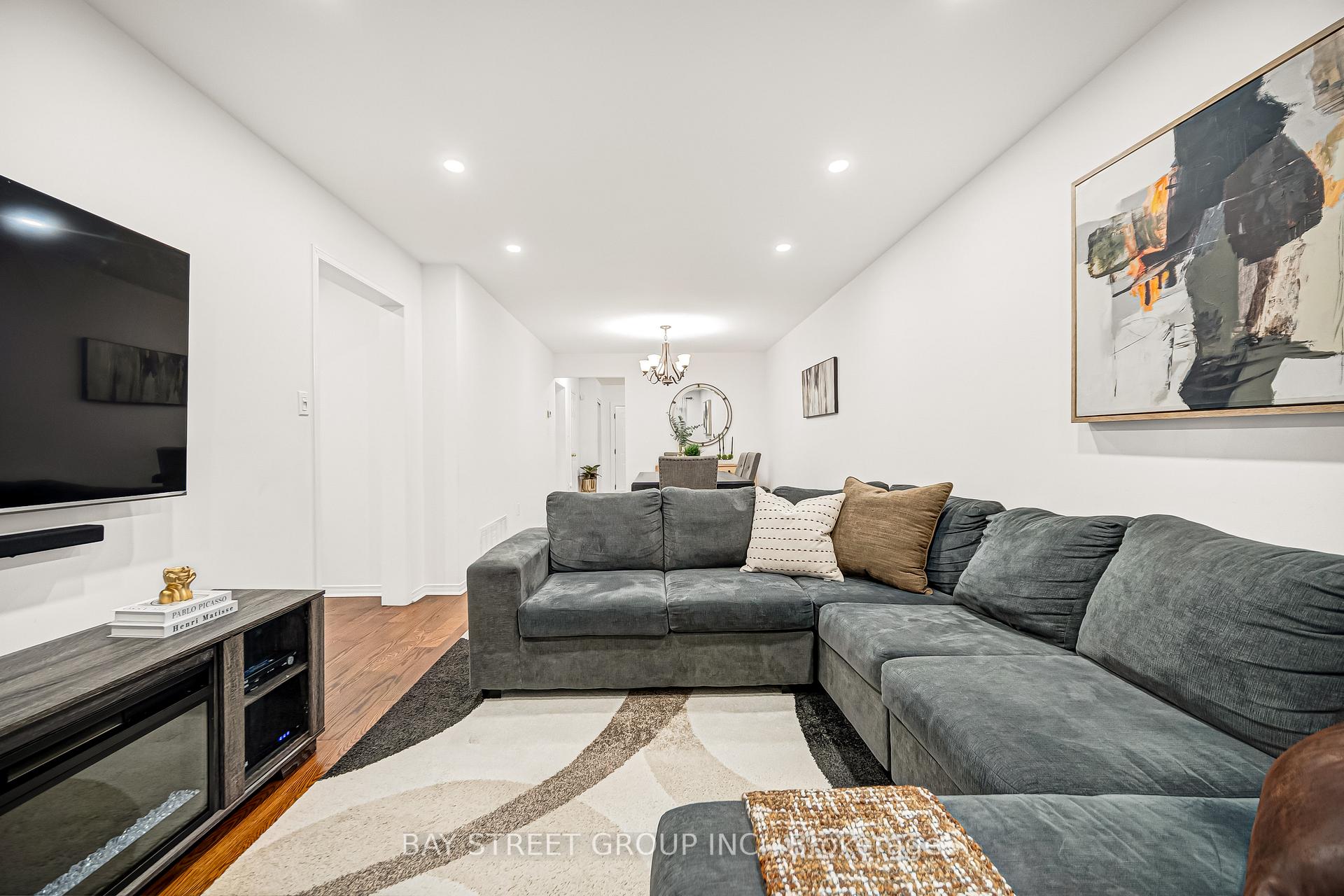 Photo 35 of 53 Brando Avenue, Markham, Middlefield — HOMEH