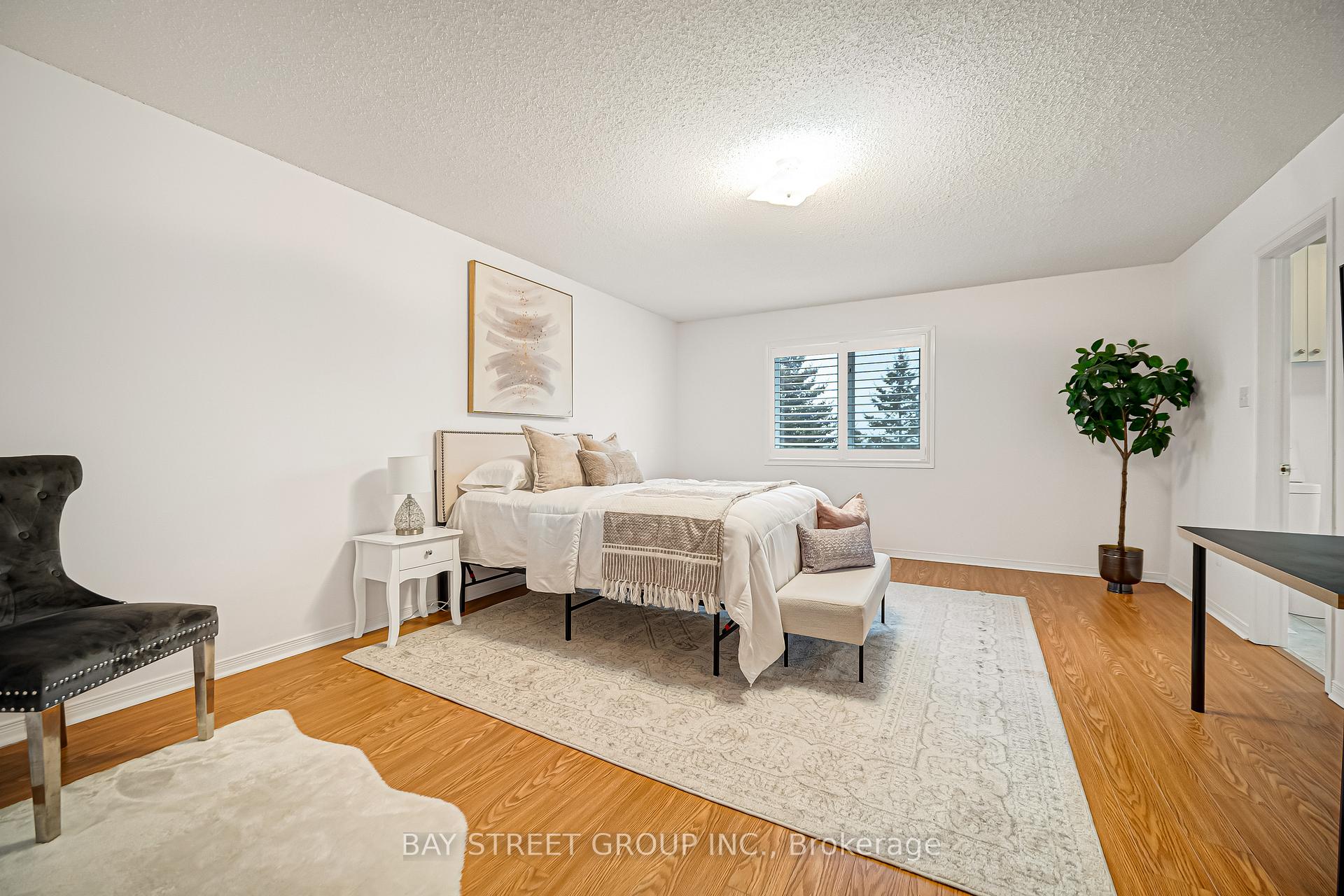 Photo 12 of 53 Brando Avenue, Markham, Middlefield — HOMEH