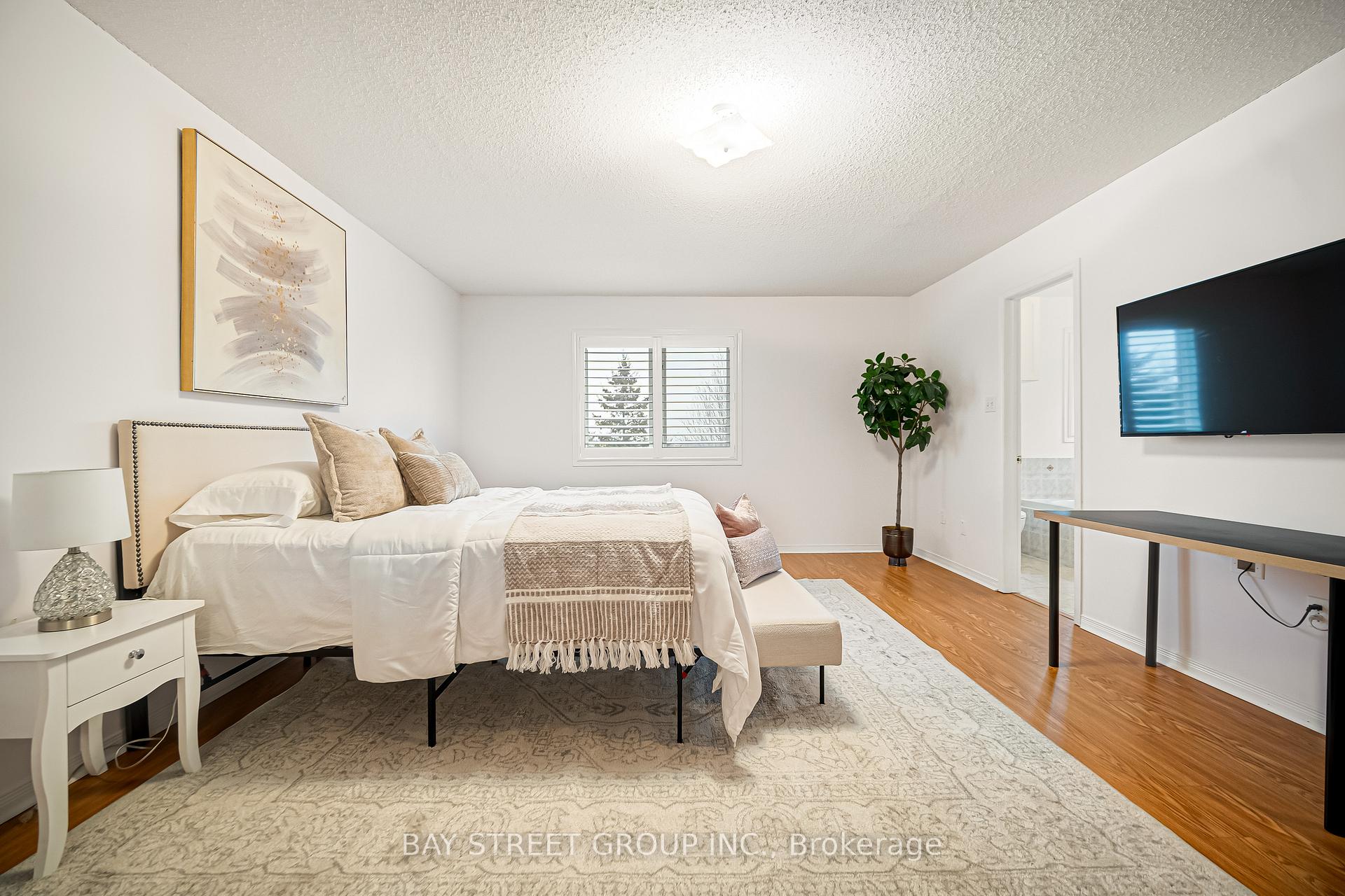 Photo 36 of 53 Brando Avenue, Markham, Middlefield — HOMEH