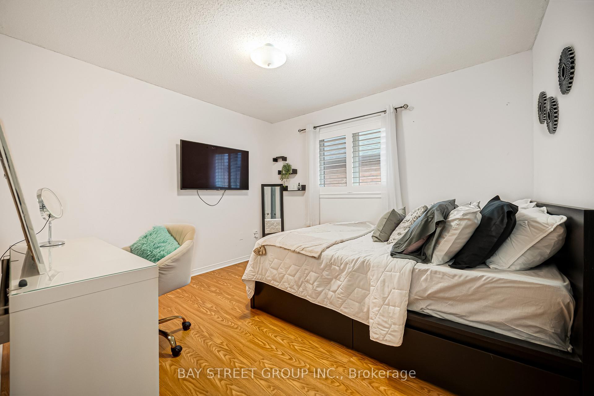 Photo 20 of 53 Brando Avenue, Markham, Middlefield — HOMEH