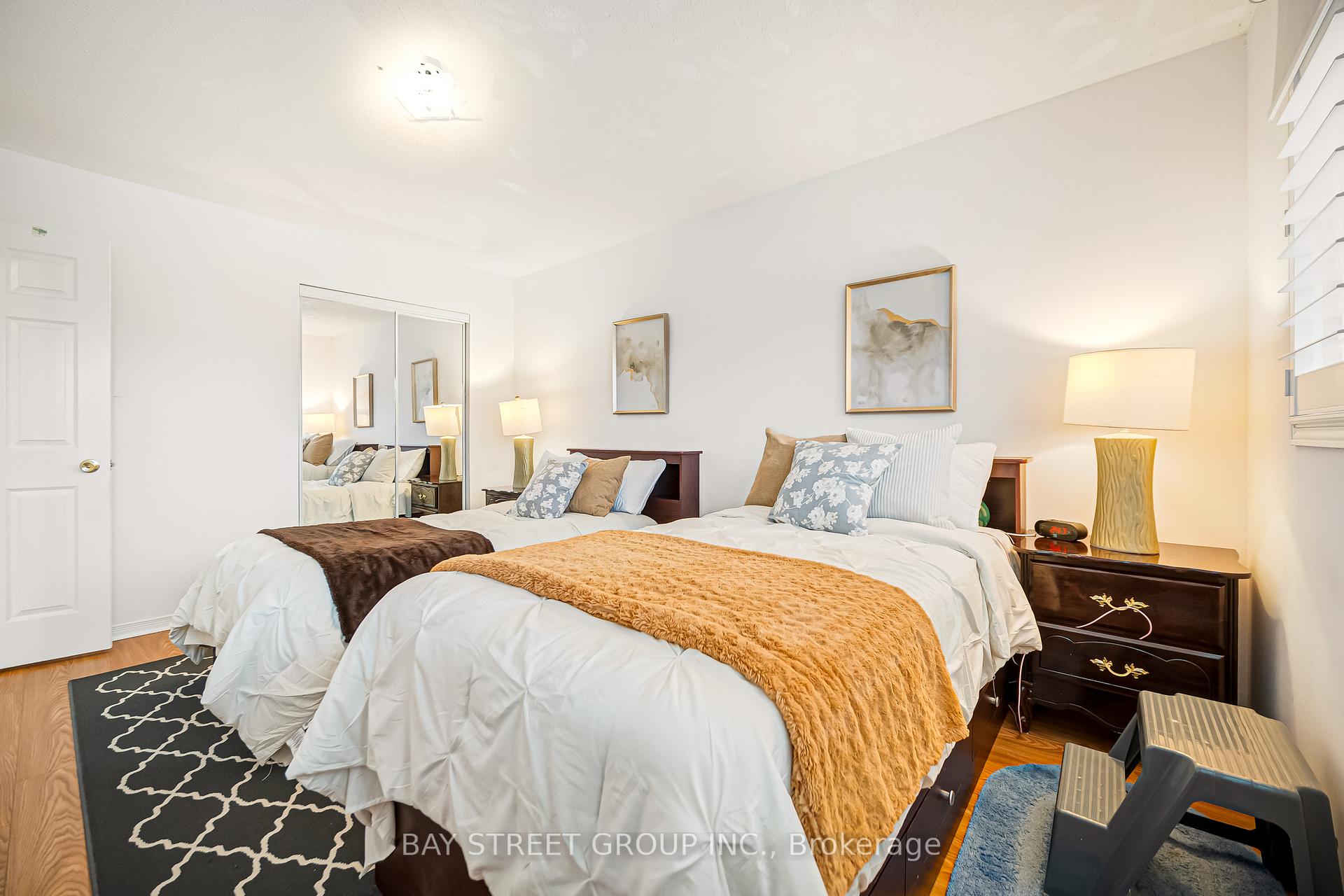 Photo 33 of 53 Brando Avenue, Markham, Middlefield — HOMEH