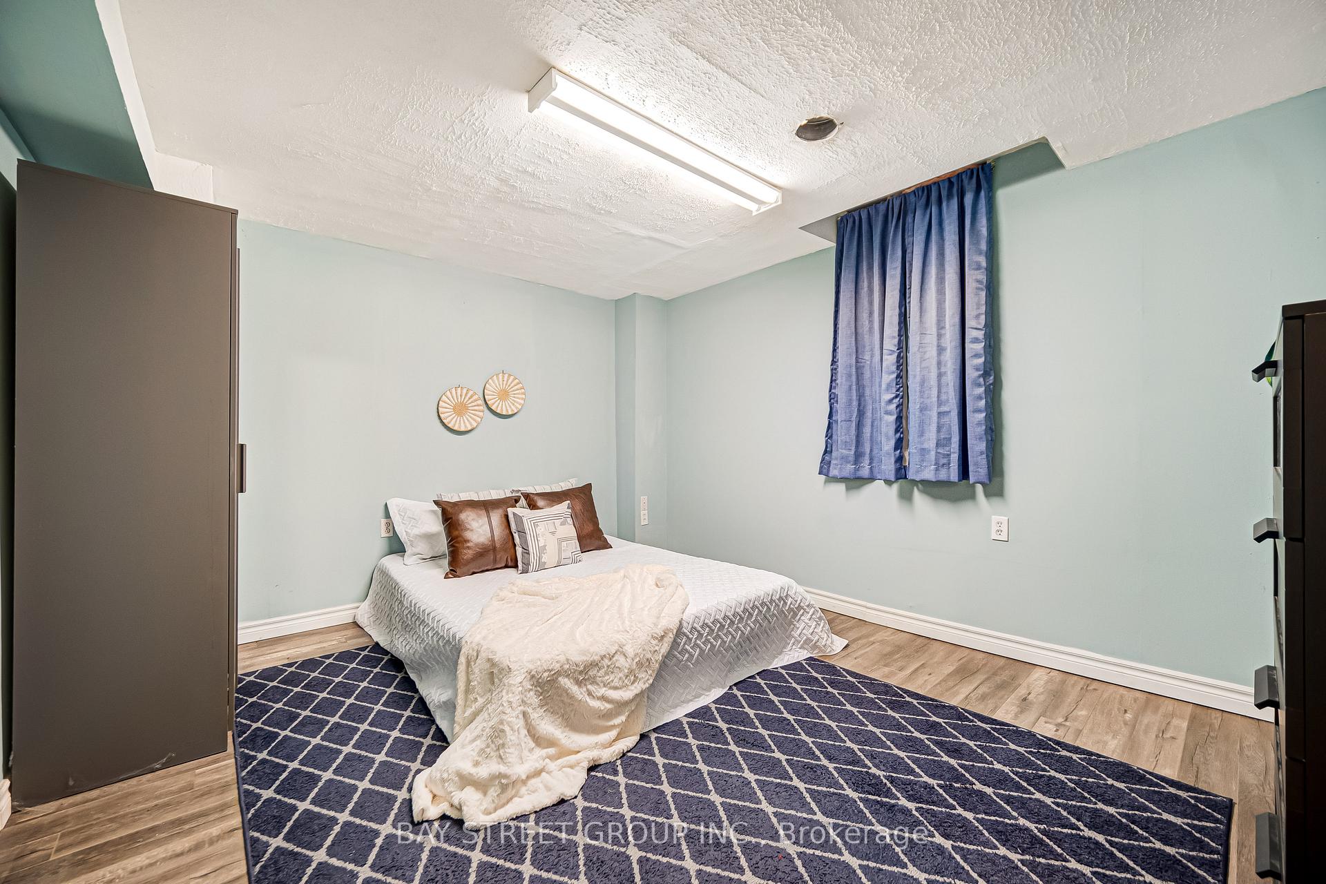 Photo 41 of 53 Brando Avenue, Markham, Middlefield — HOMEH