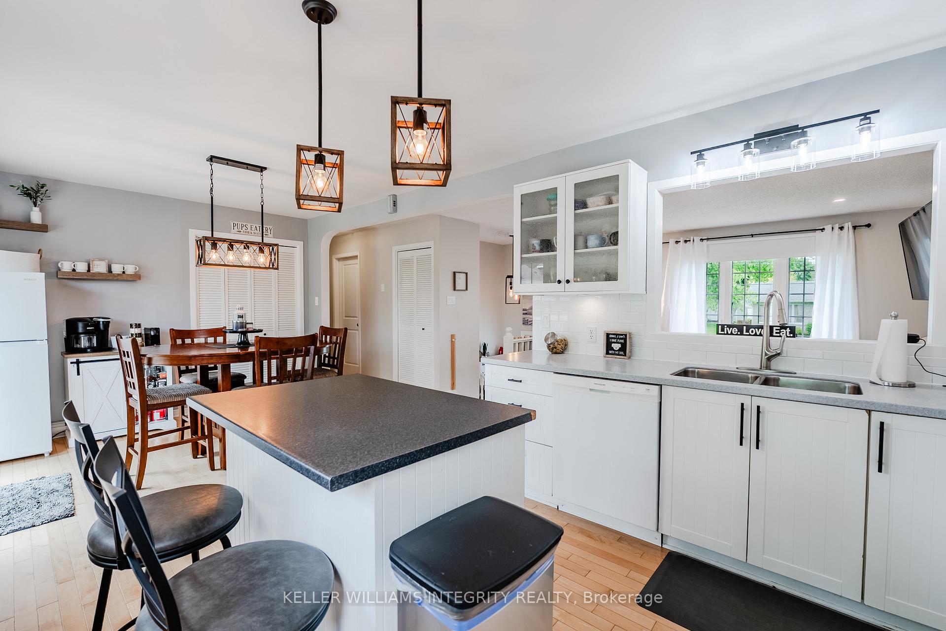 Photo 12 of 35 Wellington Street W, Cornwall — HOMEH