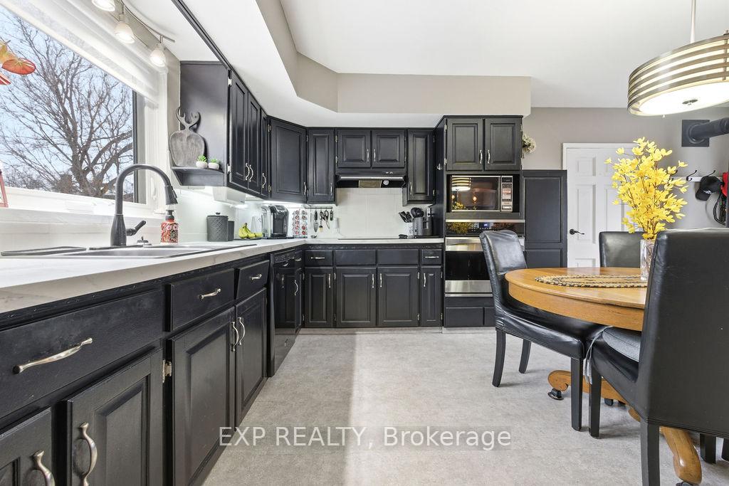 Photo 19 of 113 Bank Street N, Renfrew — HOMEH