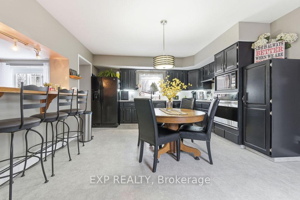 Photo 5 of 113 Bank Street N, Renfrew — HOMEH