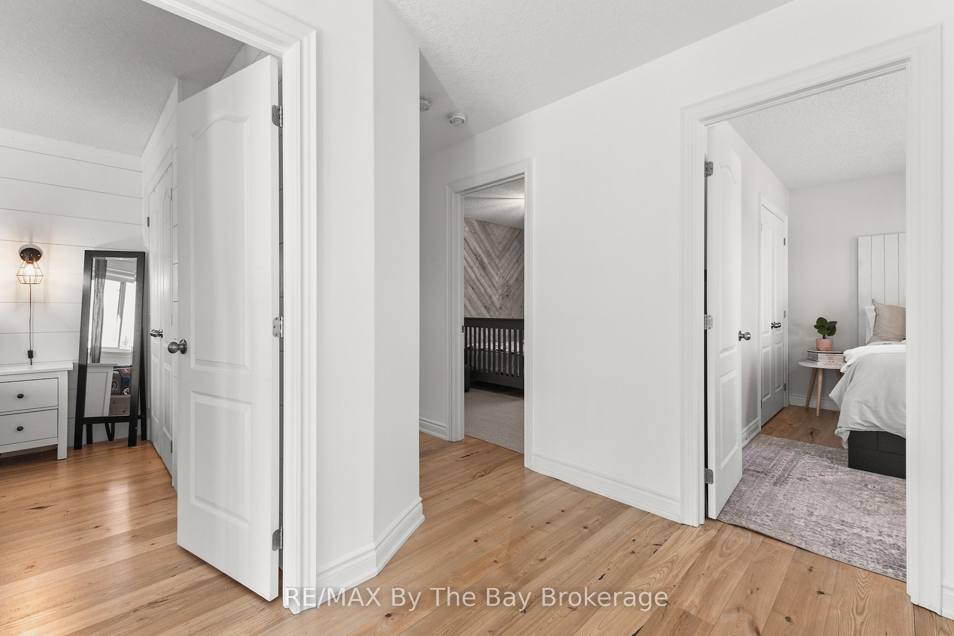 Photo 16 of 77 Lockerbie Crescent, Collingwood — HOMEH