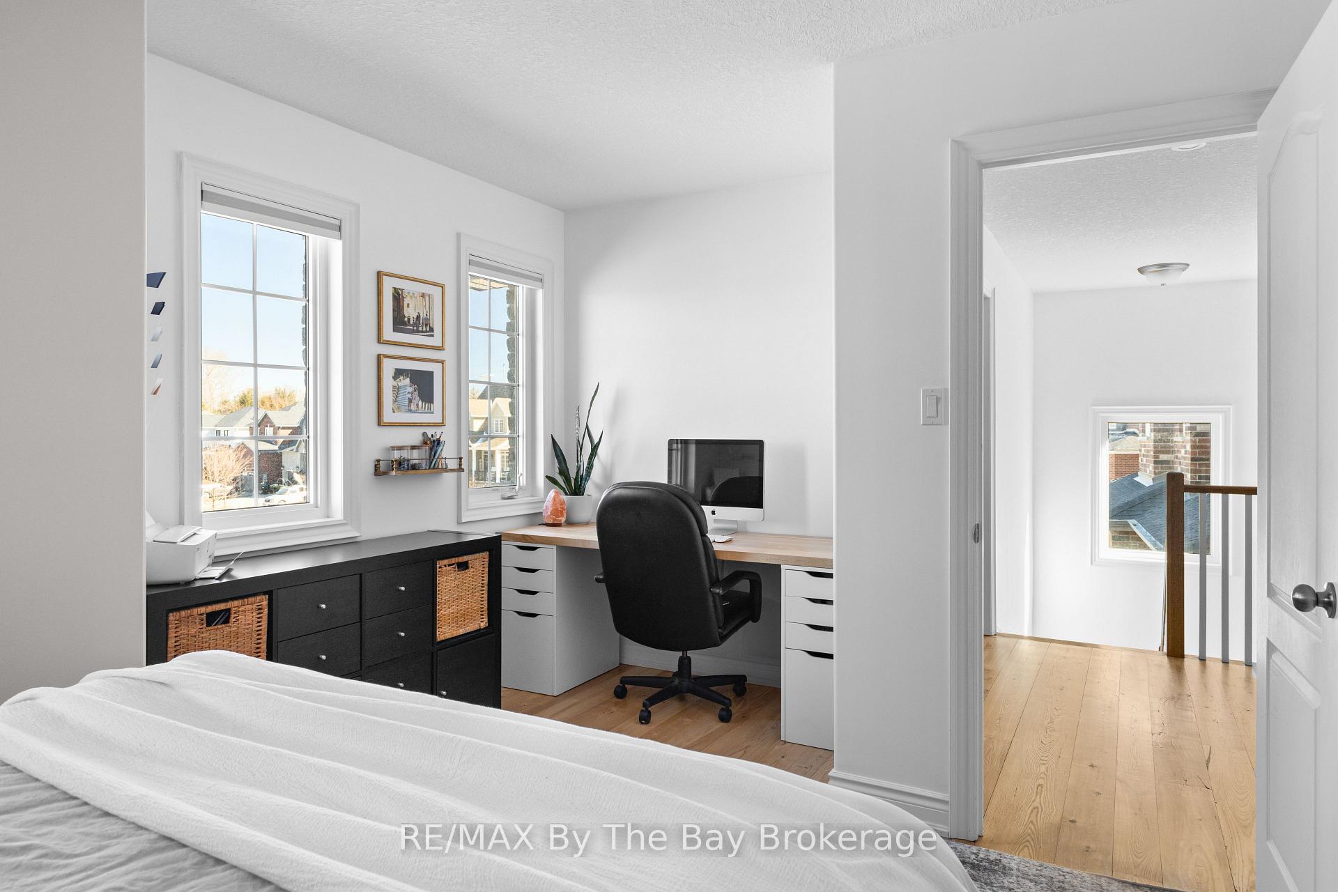 Photo 19 of 77 Lockerbie Crescent, Collingwood — HOMEH
