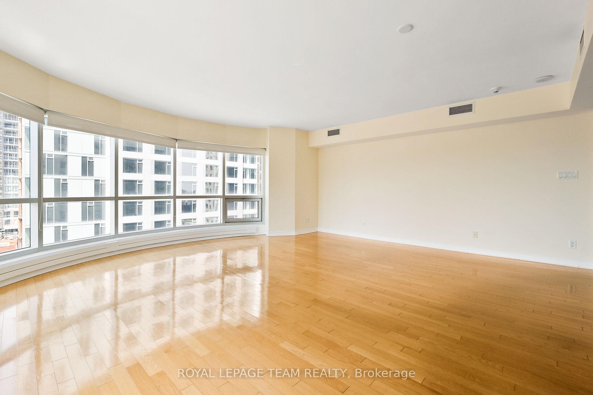 Photo 8 of Unit 804, 200 Rideau Street, Ottawa, Sandy Hill — HOMEH