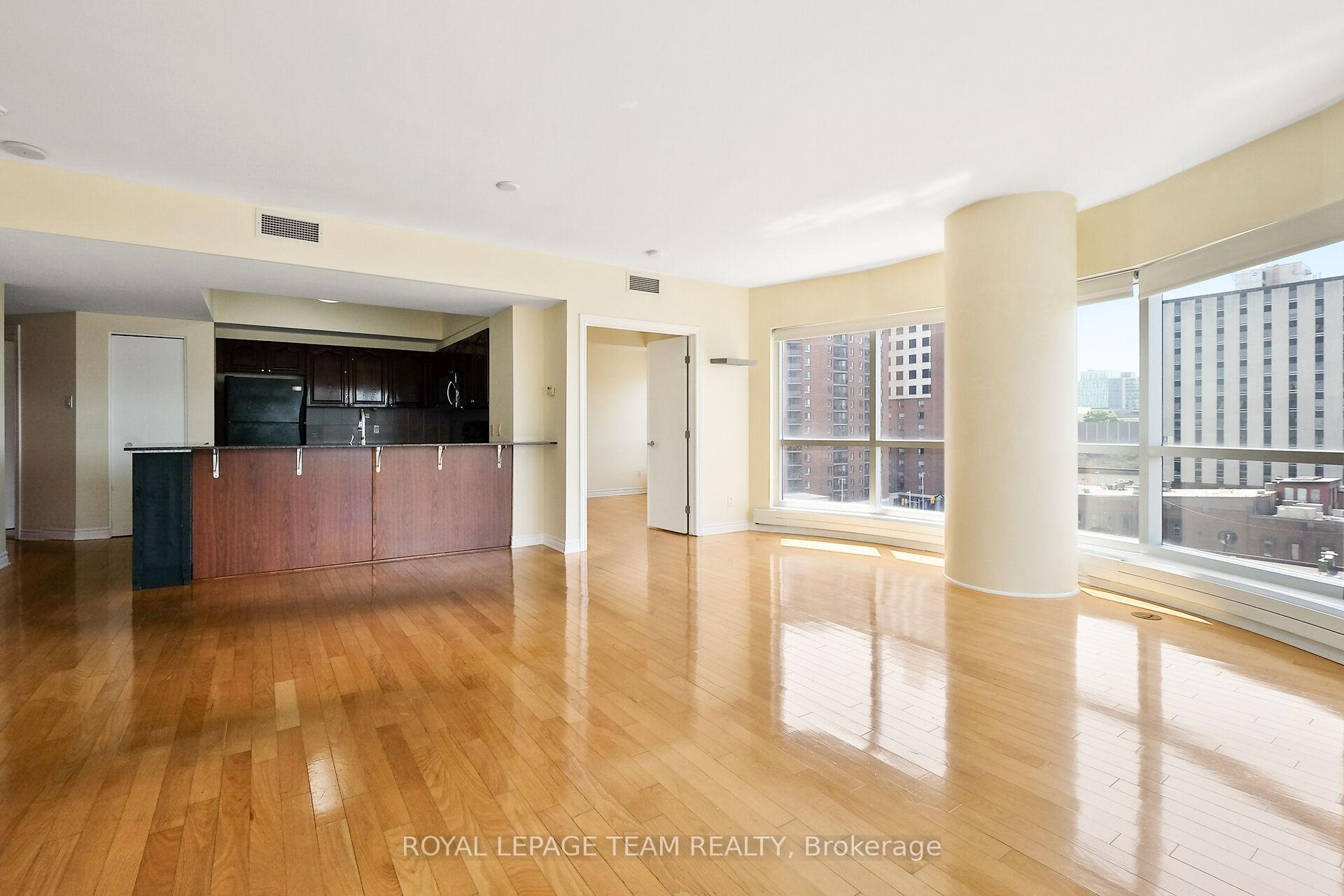 Photo 6 of Unit 804, 200 Rideau Street, Ottawa, Sandy Hill — HOMEH