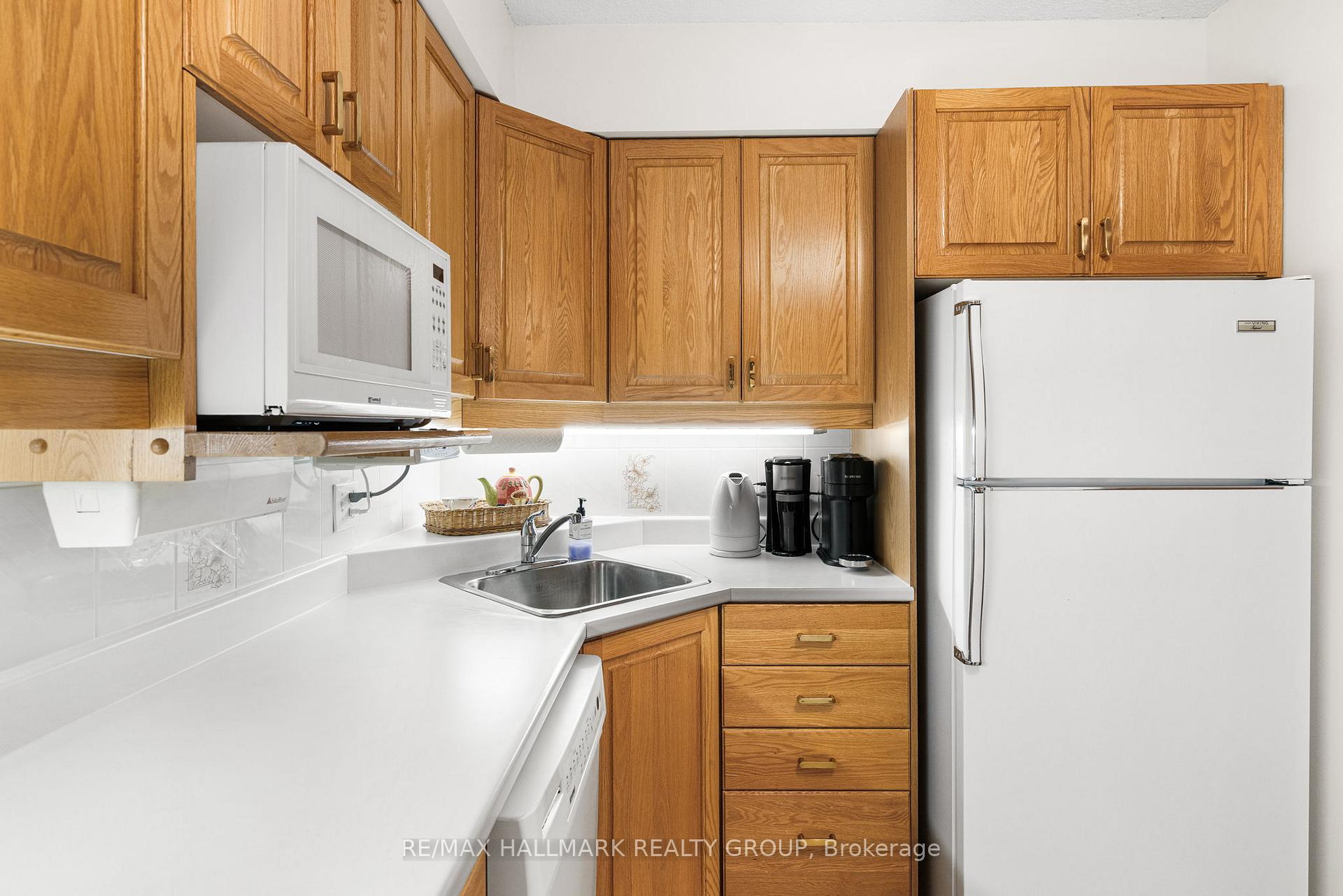 Photo 2 of Unit 1007, 158 B Mcarthur Avenue, Ottawa, Vanier — HOMEH