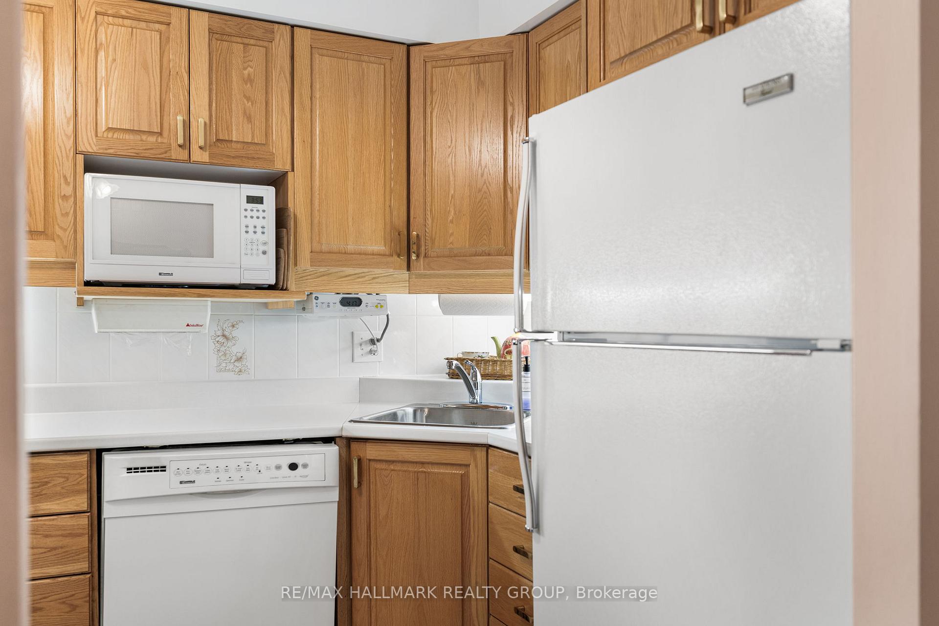 Photo 5 of Unit 1007, 158 B Mcarthur Avenue, Ottawa, Vanier — HOMEH