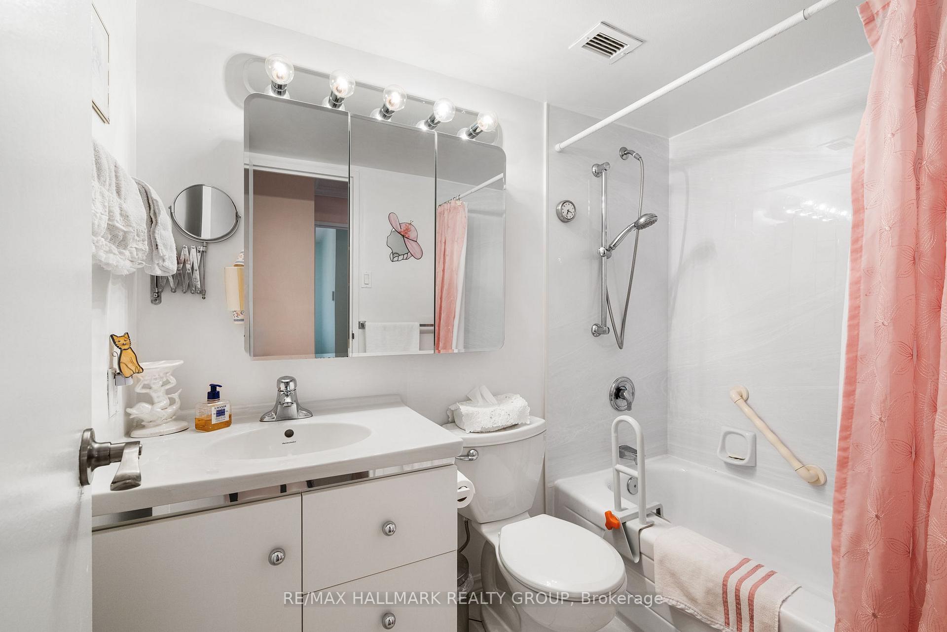 Photo 6 of Unit 1007, 158 B Mcarthur Avenue, Ottawa, Vanier — HOMEH