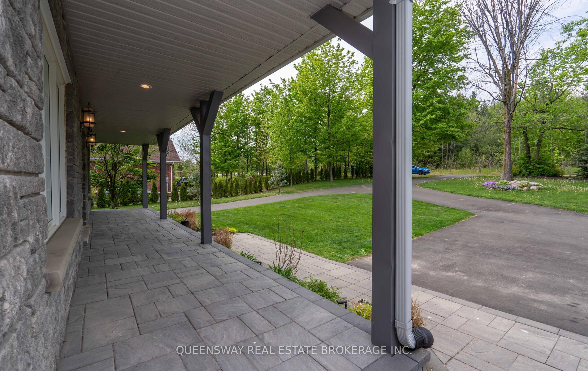 Photo 4 of 1841 Forest Valley Drive, Innisfil, Rural Innisfil — HOMEH