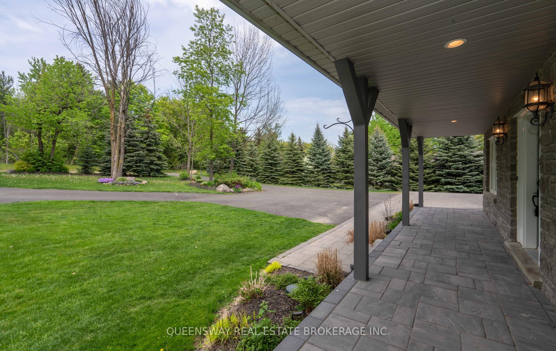 Photo 5 of 1841 Forest Valley Drive, Innisfil, Rural Innisfil — HOMEH