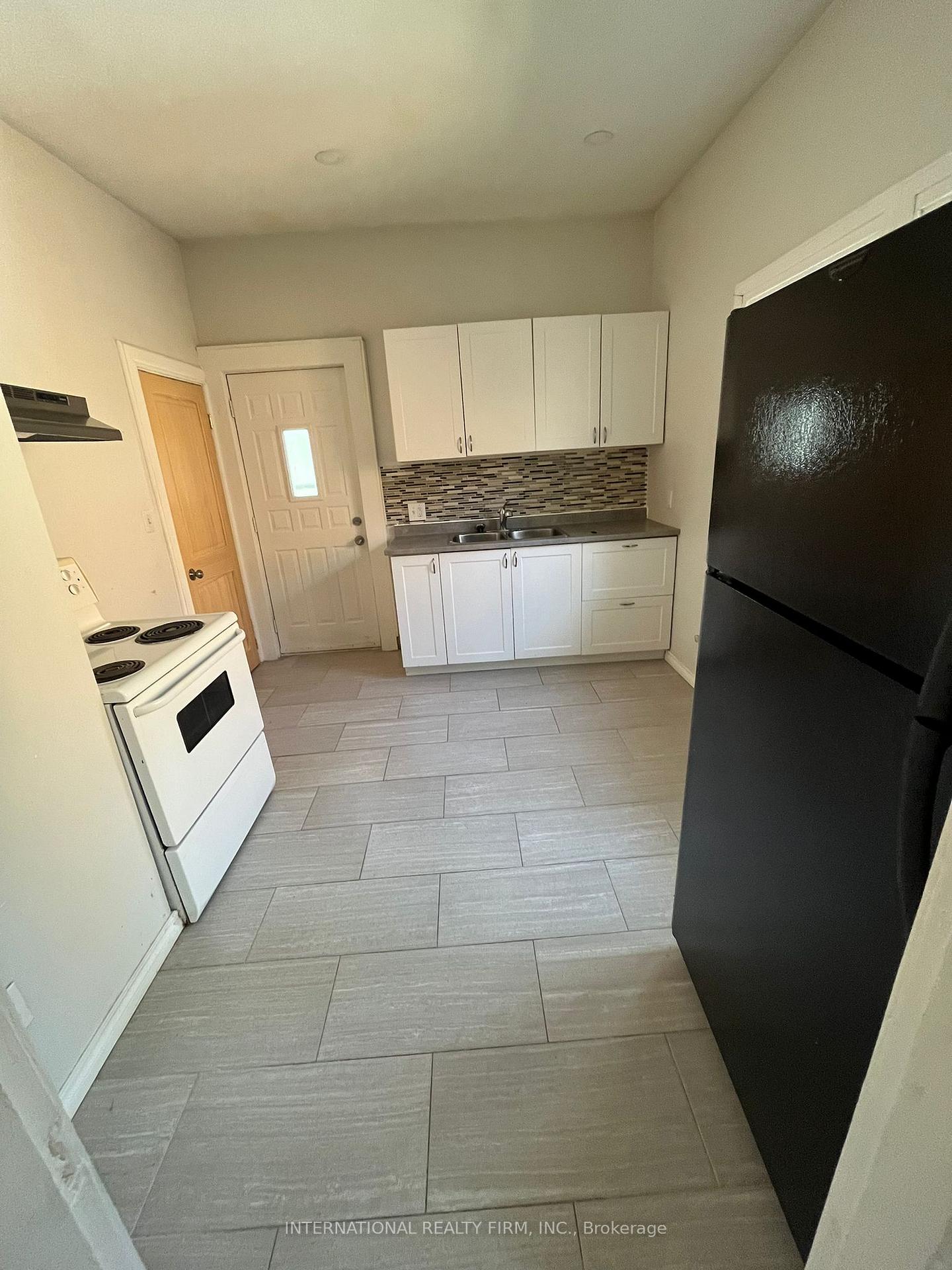 Photo 9 of 458 Wahketa Street, Windsor — HOMEH