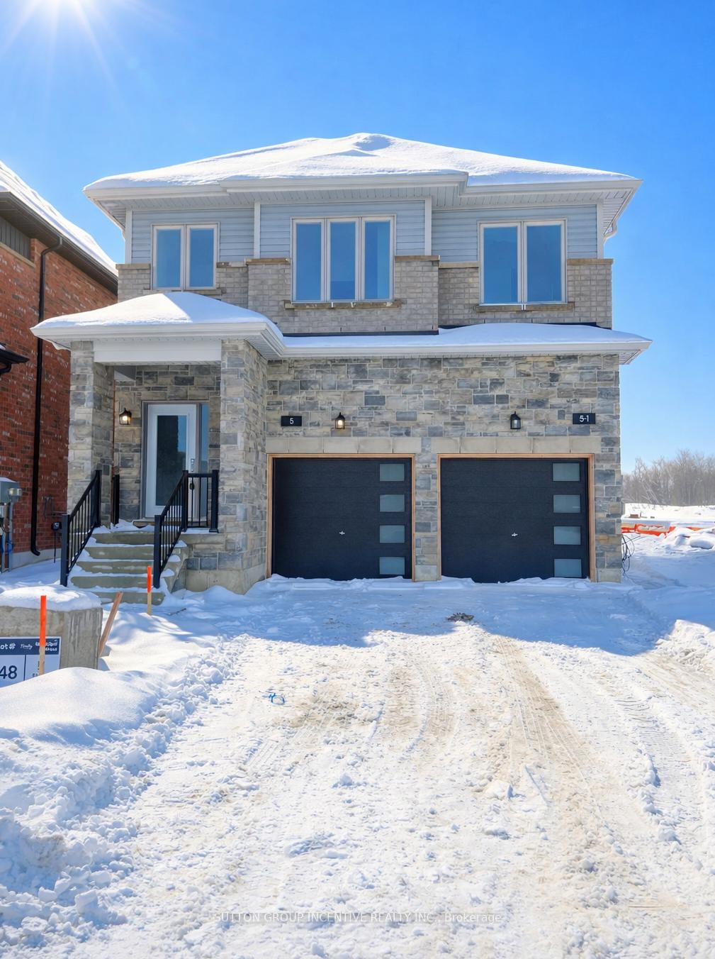 Photo 1 of Unit 1, 5 Ranch Terrace, Barrie, Rural Barrie Southeast — HOMEH