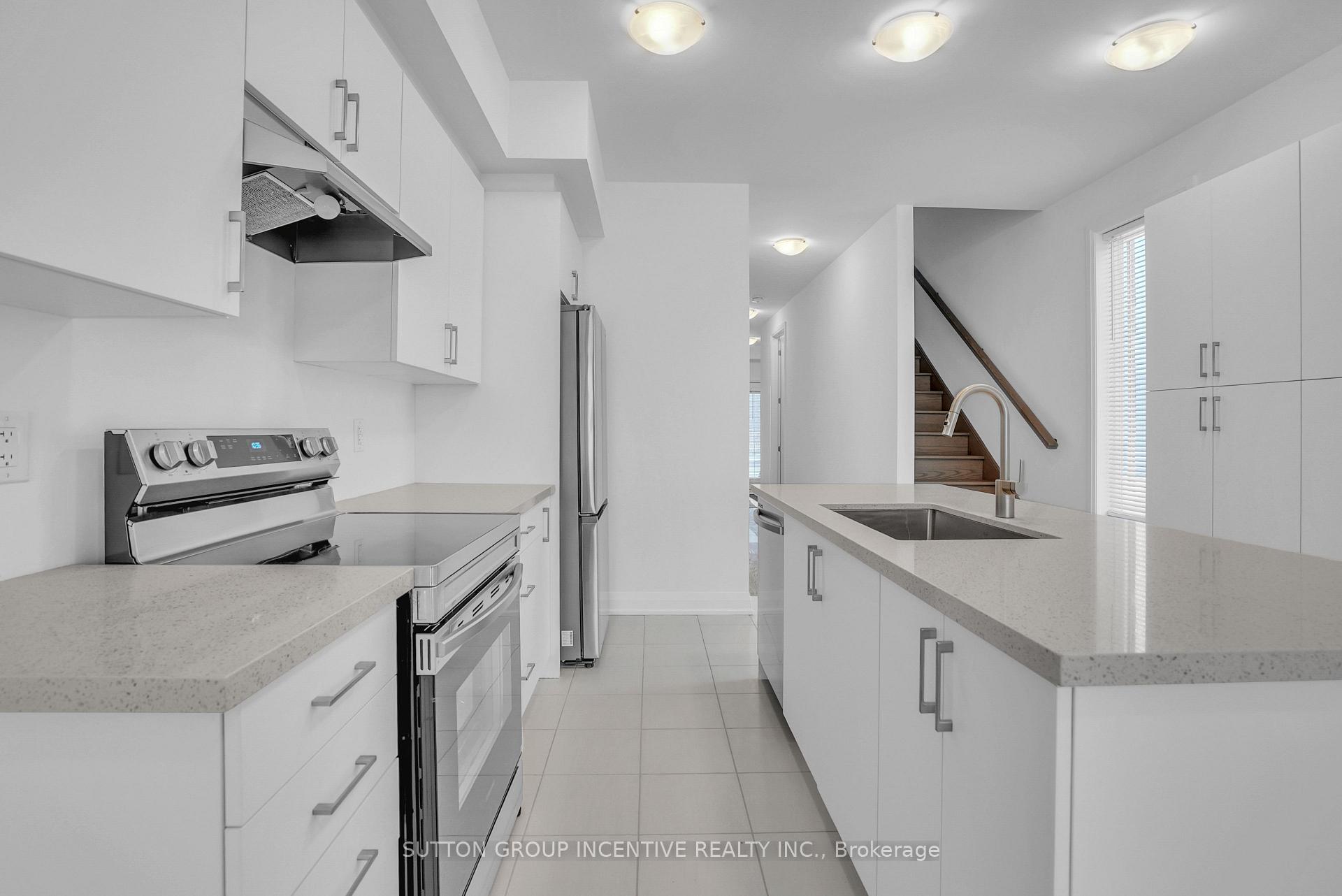 Photo 3 of Unit 1, 5 Ranch Terrace, Barrie, Rural Barrie Southeast — HOMEH
