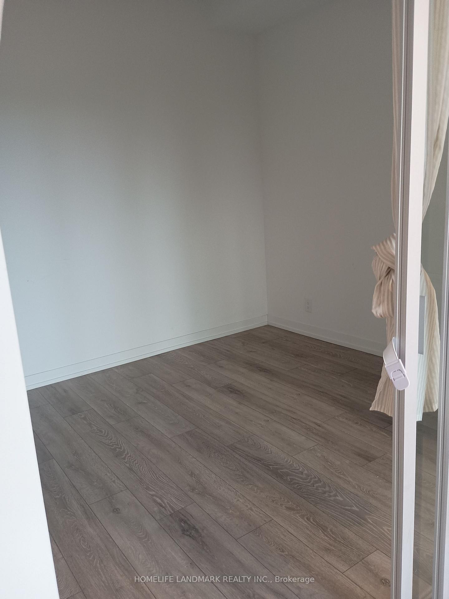 Photo 10 of Unit 822, 2020 Bathurst Street, Toronto, Humewood-Cedarvale — HOMEH