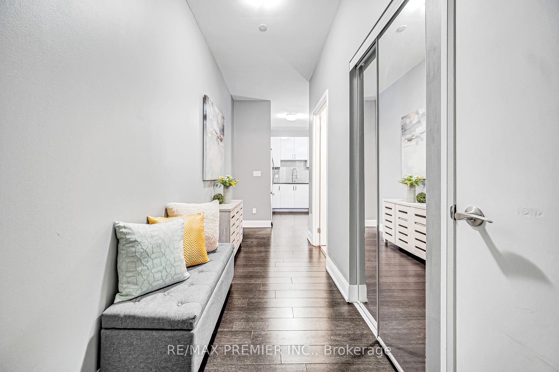 Photo 4 of Unit 2001, 2900 Highway 7, Vaughan, Concord — HOMEH