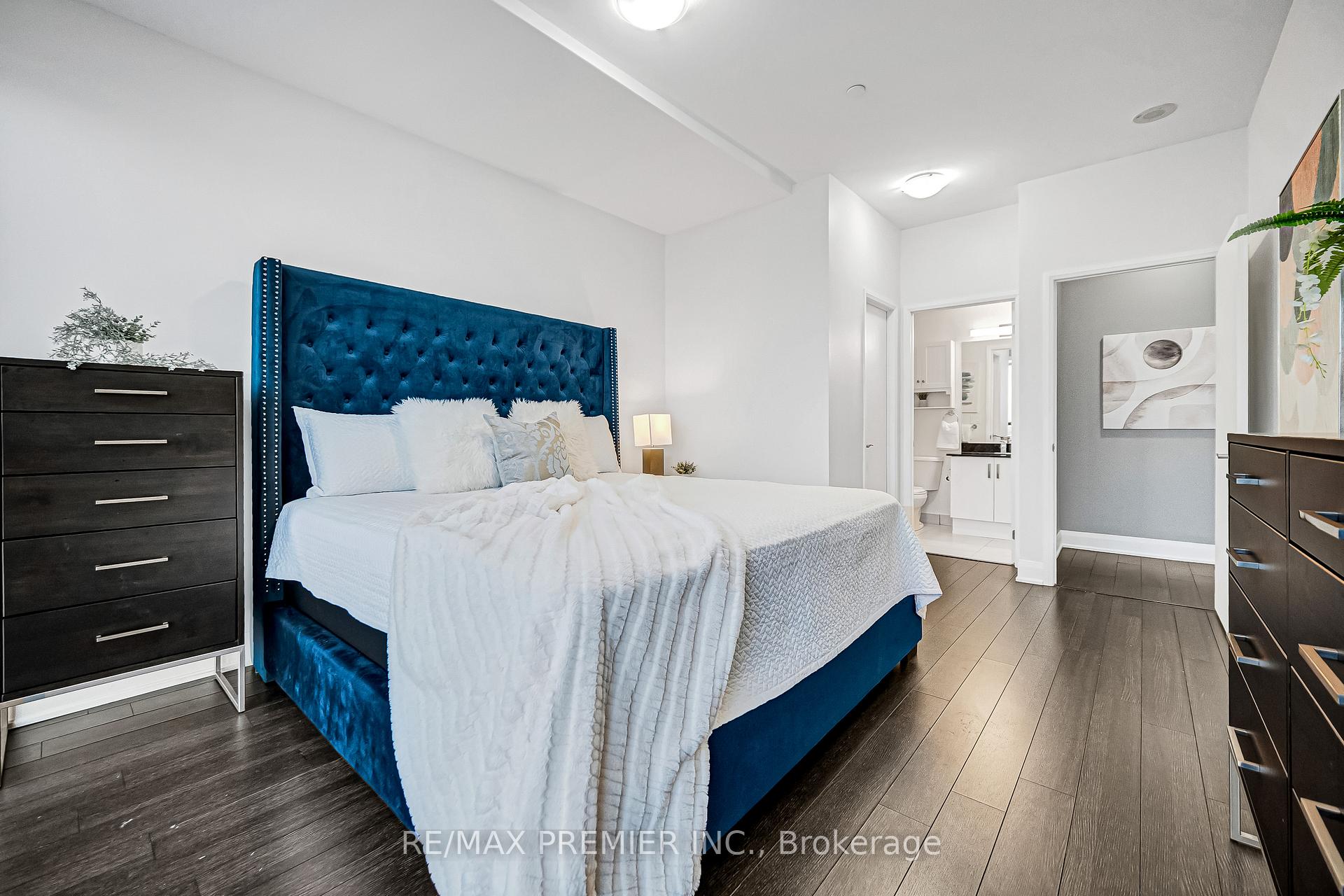 Photo 36 of Unit 2001, 2900 Highway 7, Vaughan, Concord — HOMEH