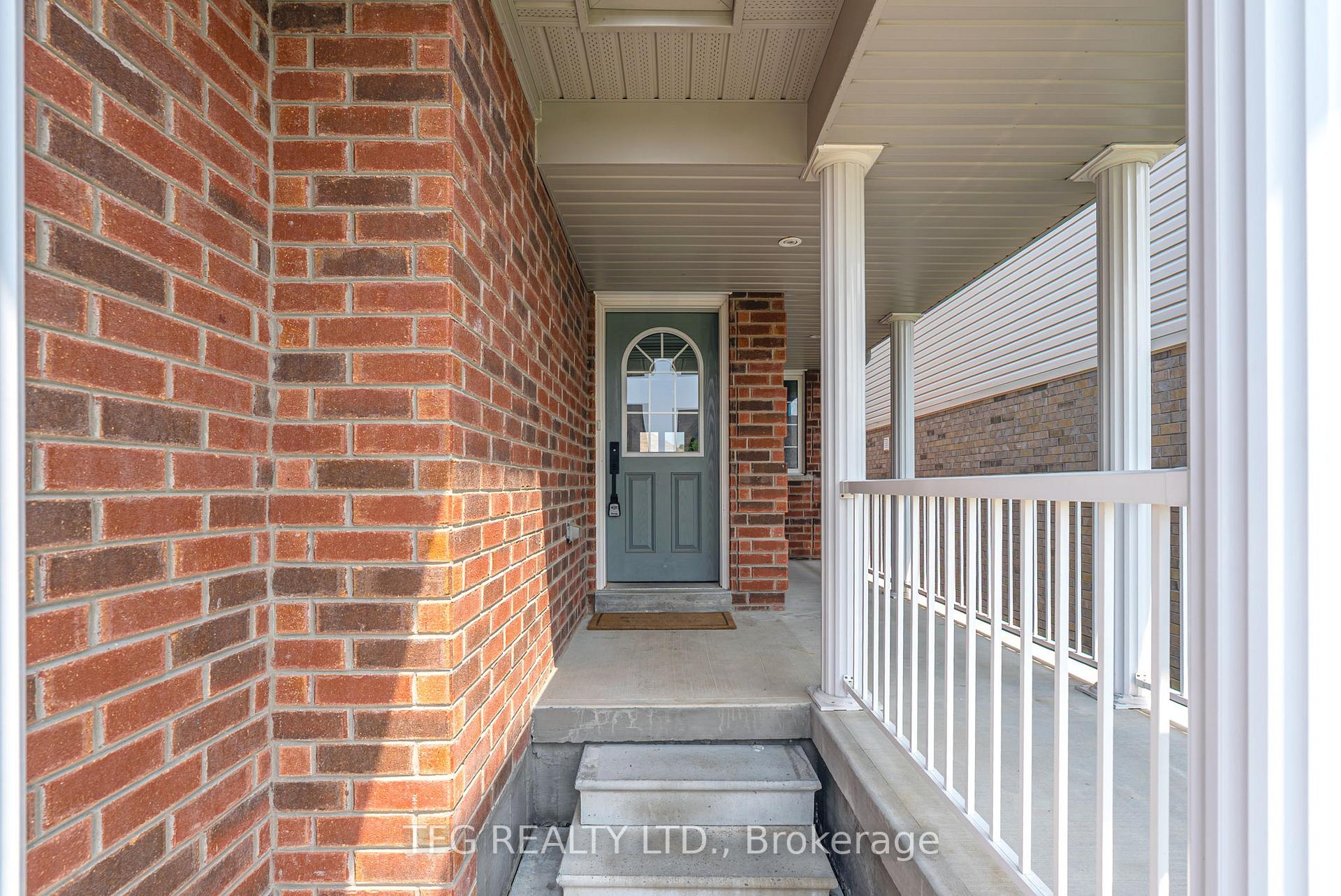 Photo 3 of 103 Mallory Street, Clarington, Courtice — HOMEH