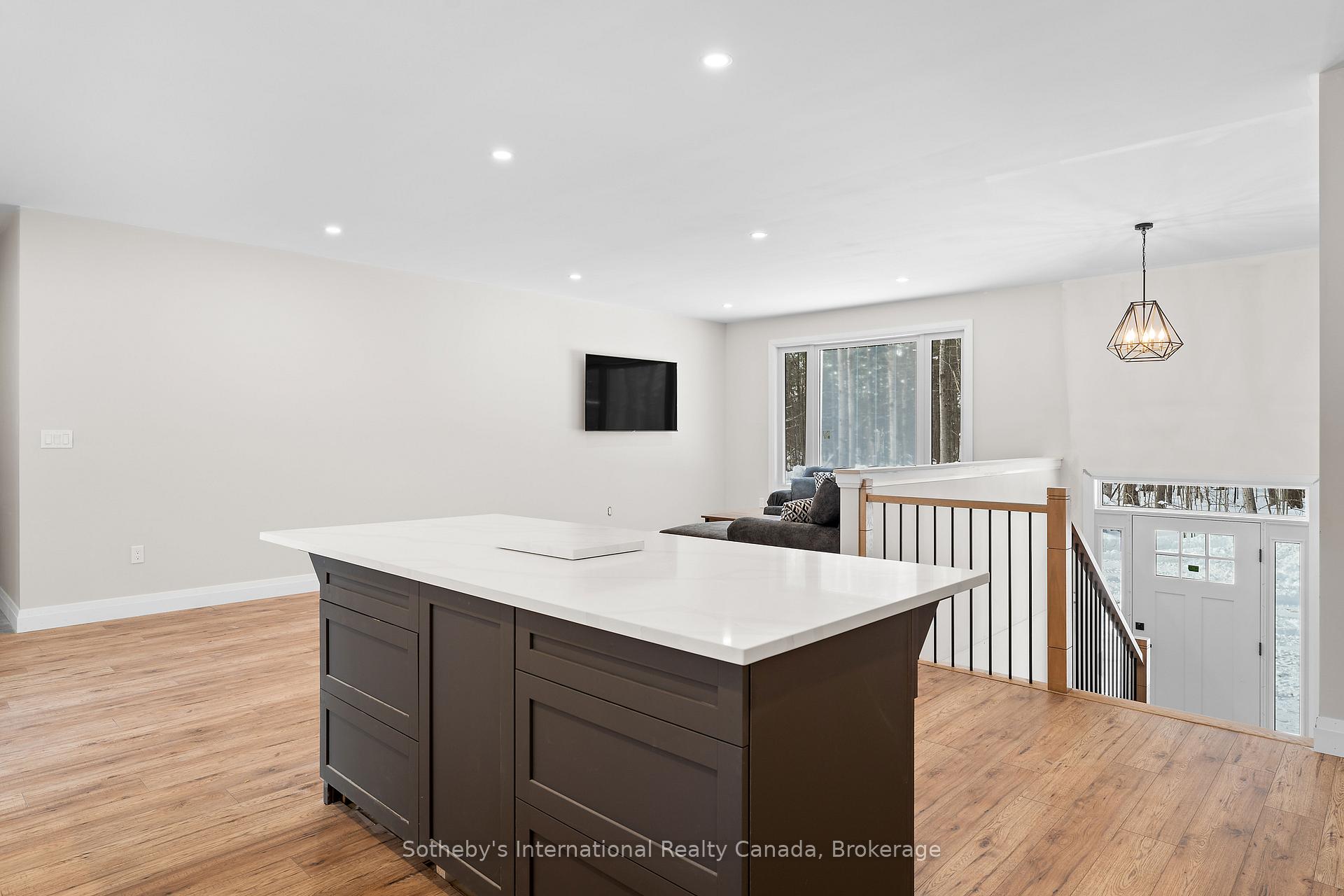 Photo 14 of 1094 Laidlaw Avenue, Gravenhurst, Morrison — HOMEH