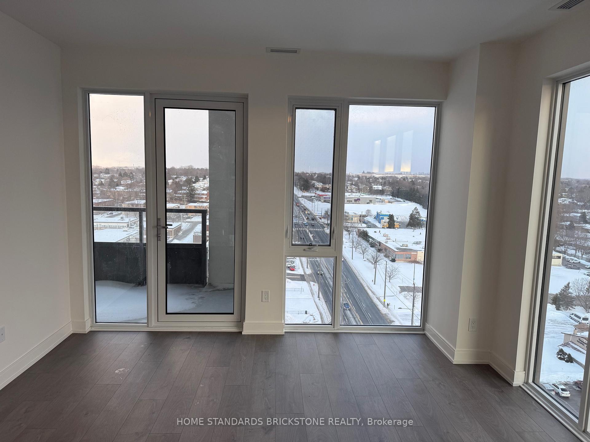 Photo 3 of B1404-715 Davis Drive, Newmarket, Huron Heights-Leslie Valley — HOMEH